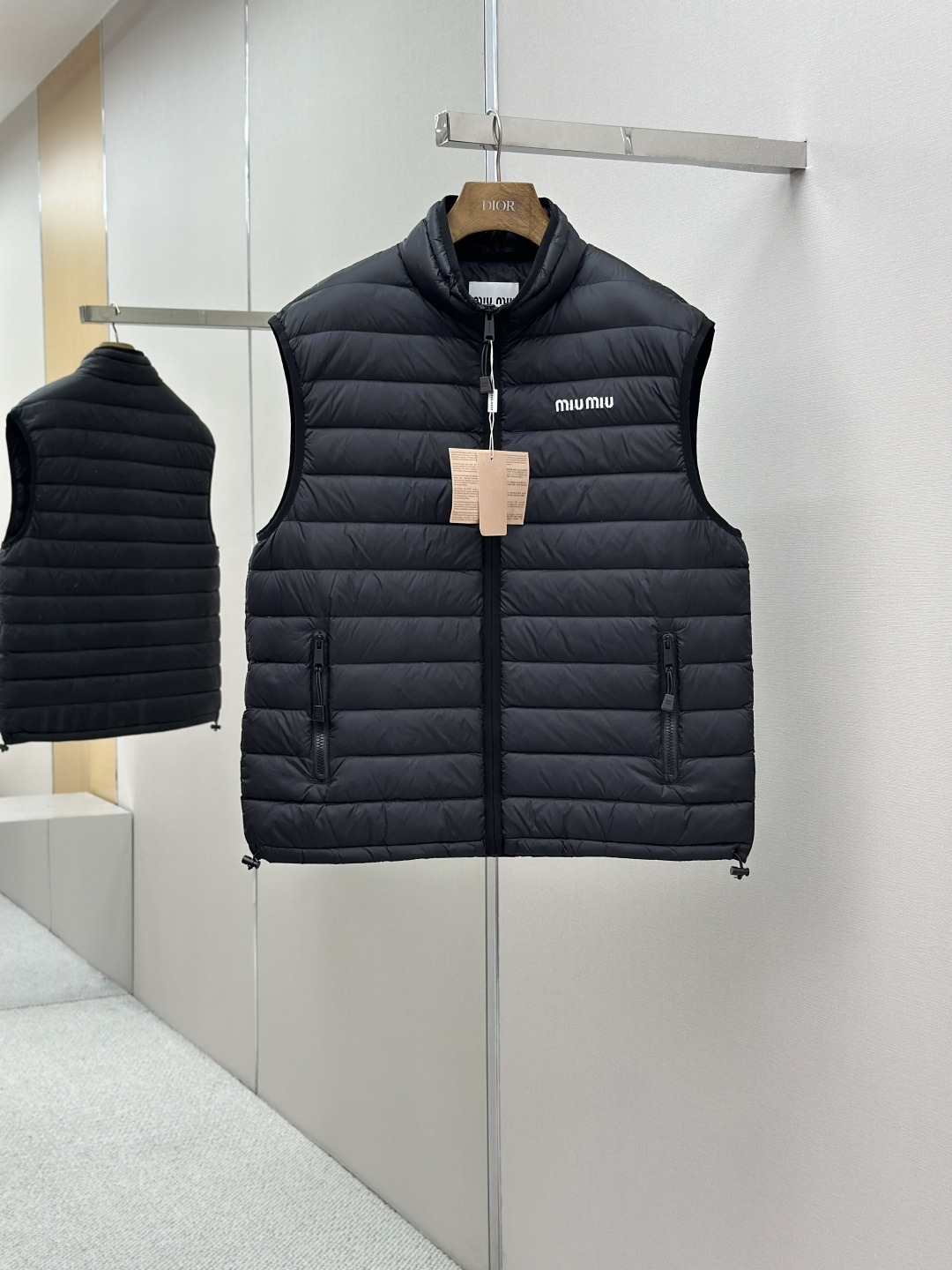 MIUMIU飾刺繡羽絨馬甲