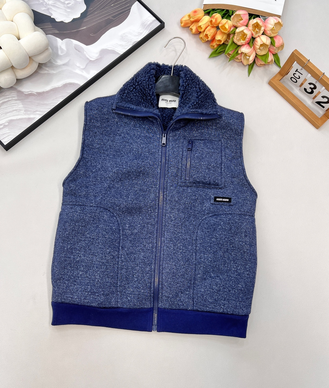 MiuMiu25SS秋冬新款字母貼片泰迪背心