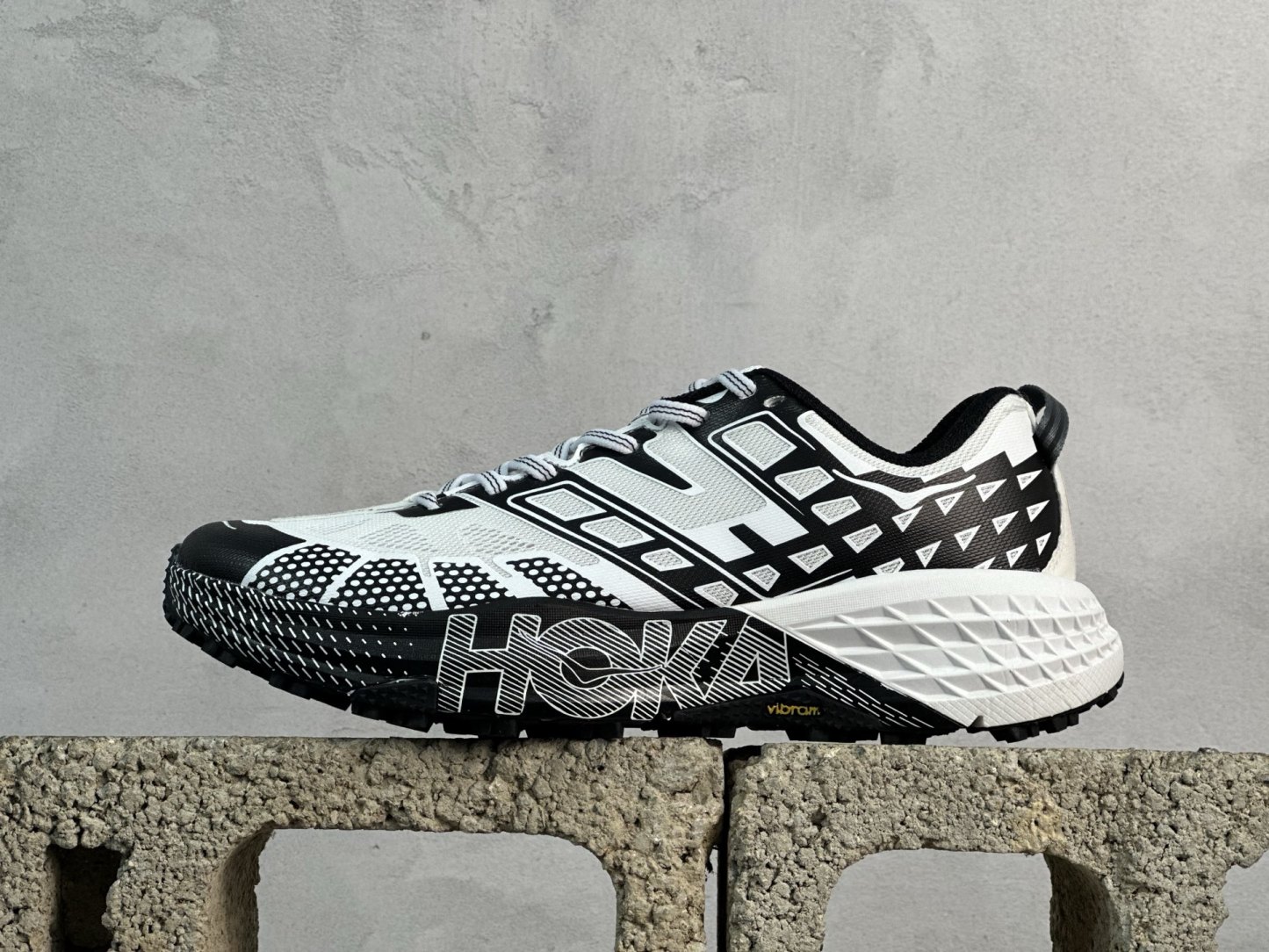 HOKA ONE ONE SPEEDGOAT 2 舒適百搭低筒 越野跑步鞋