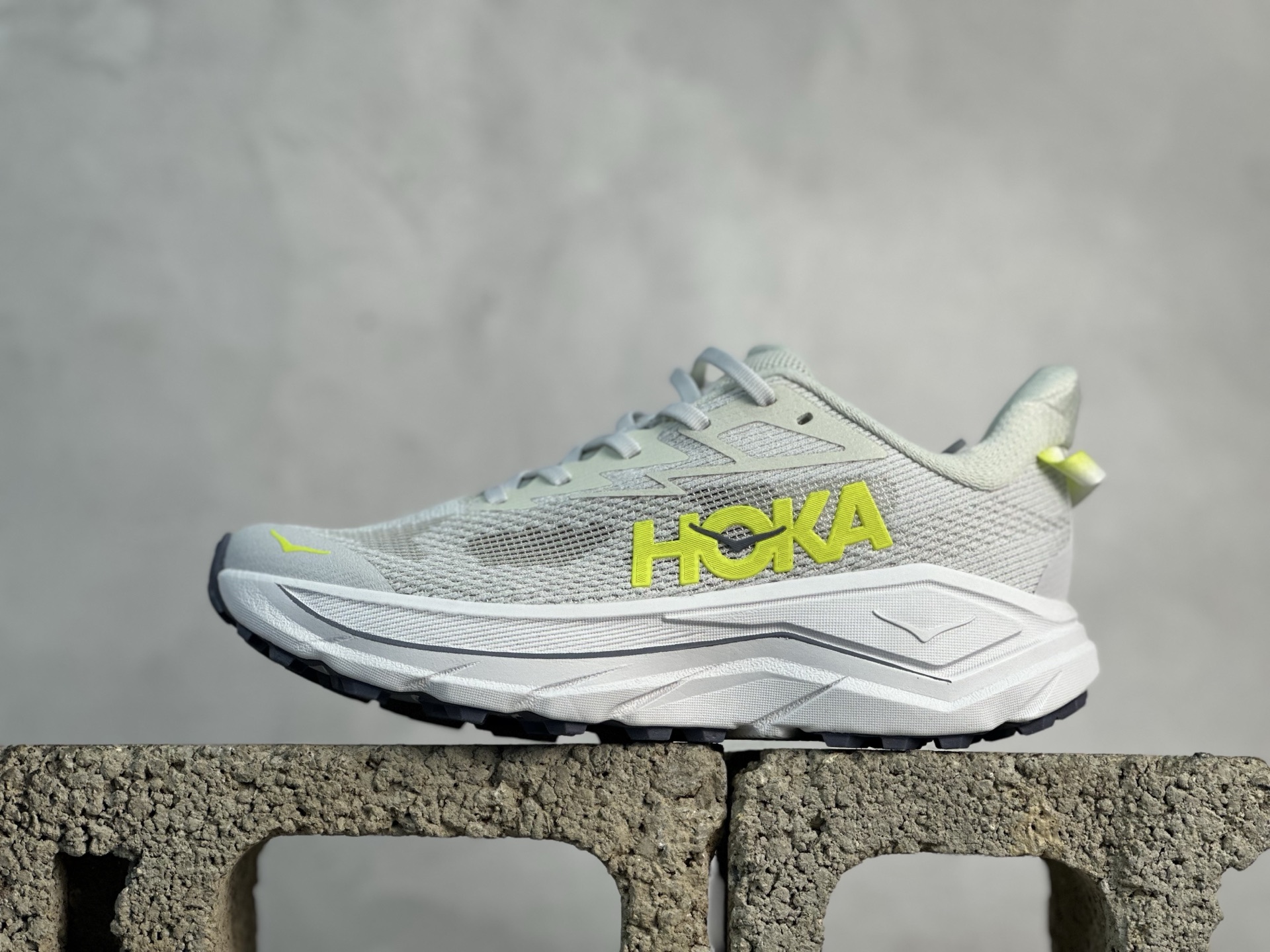 HOKA ONE ONE Challenger 8 挑戰者 8 代