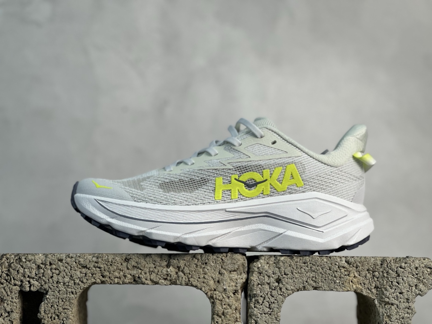 HOKA ONE ONE Challenger 8 挑戰者 8 代