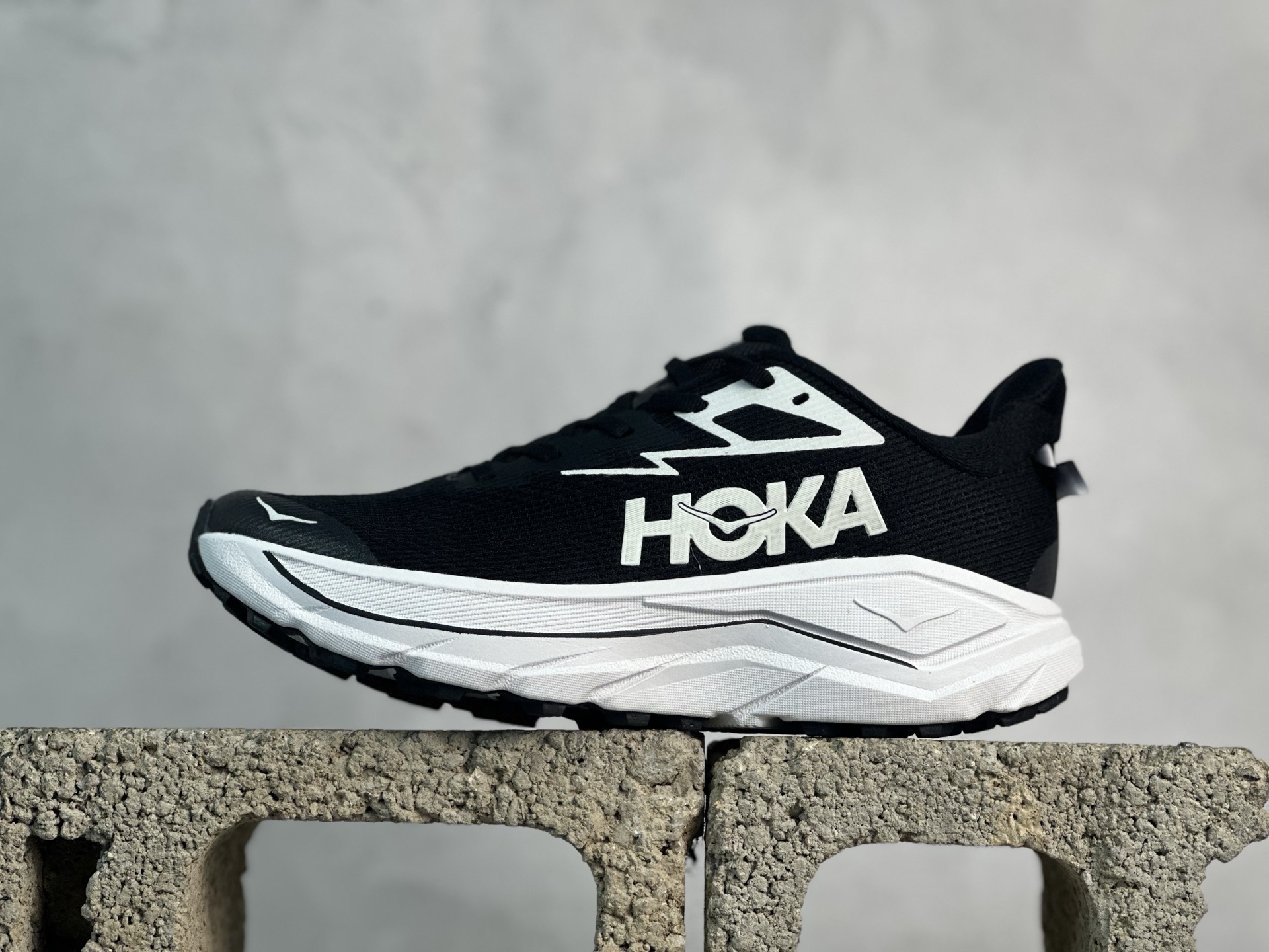 HOKA ONE ONE Challenger 8 挑戰者 8 代