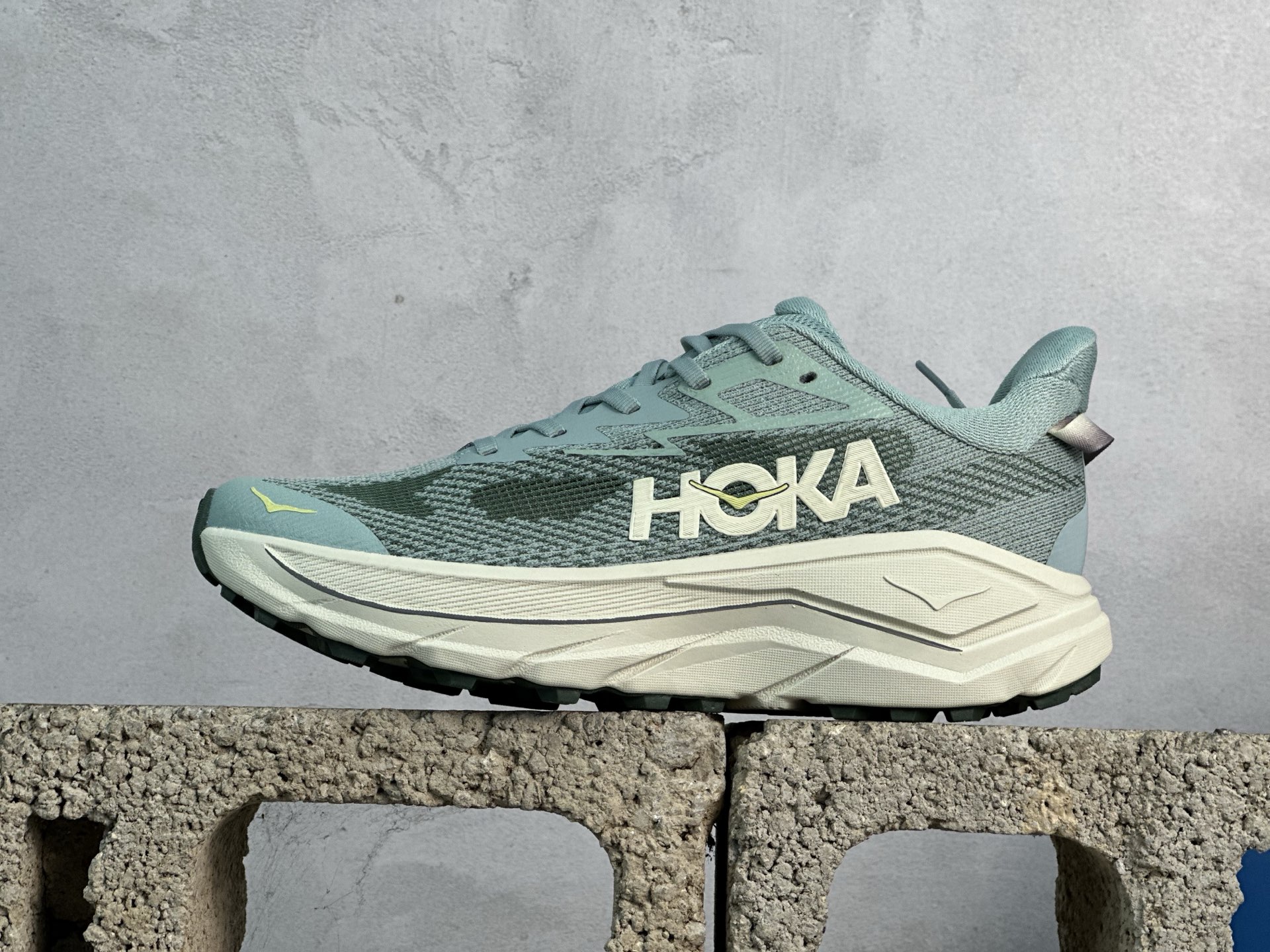 HOKA ONE ONE Challenger 8 挑戰者 8 代