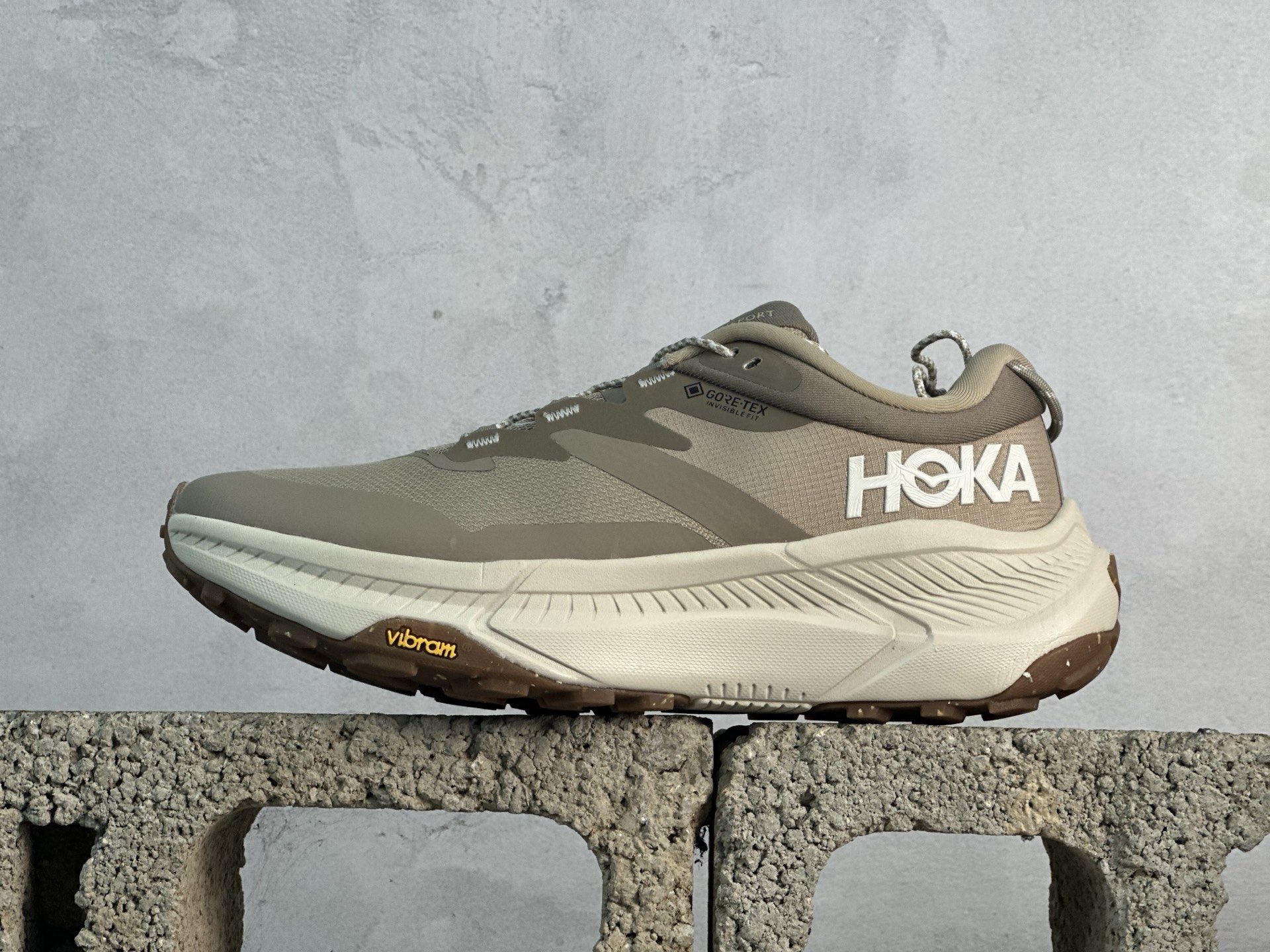 Hoka Transport GTX 厚底山地跑步鞋