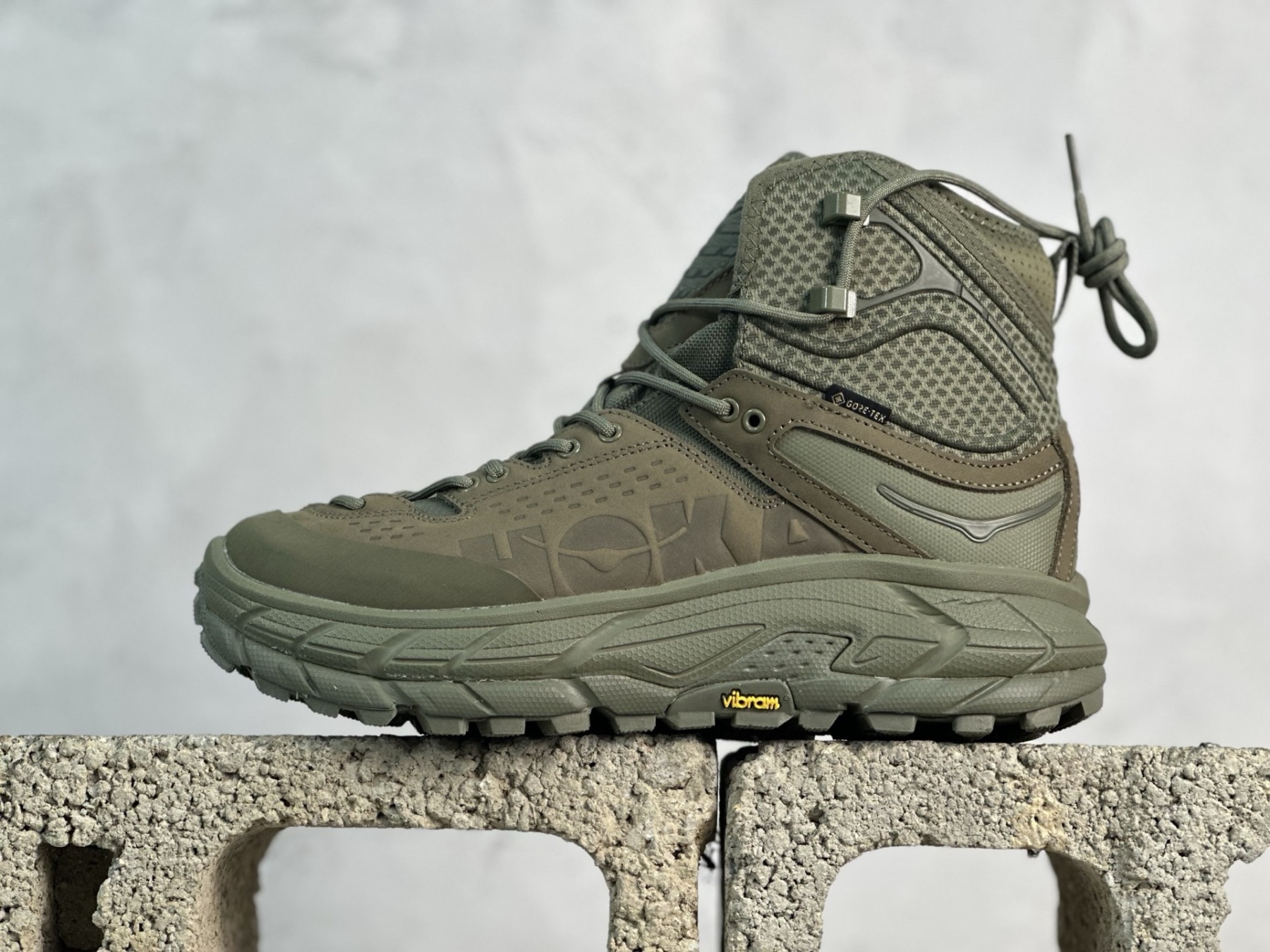 HOKA ONE ONE Tor Ultra HI