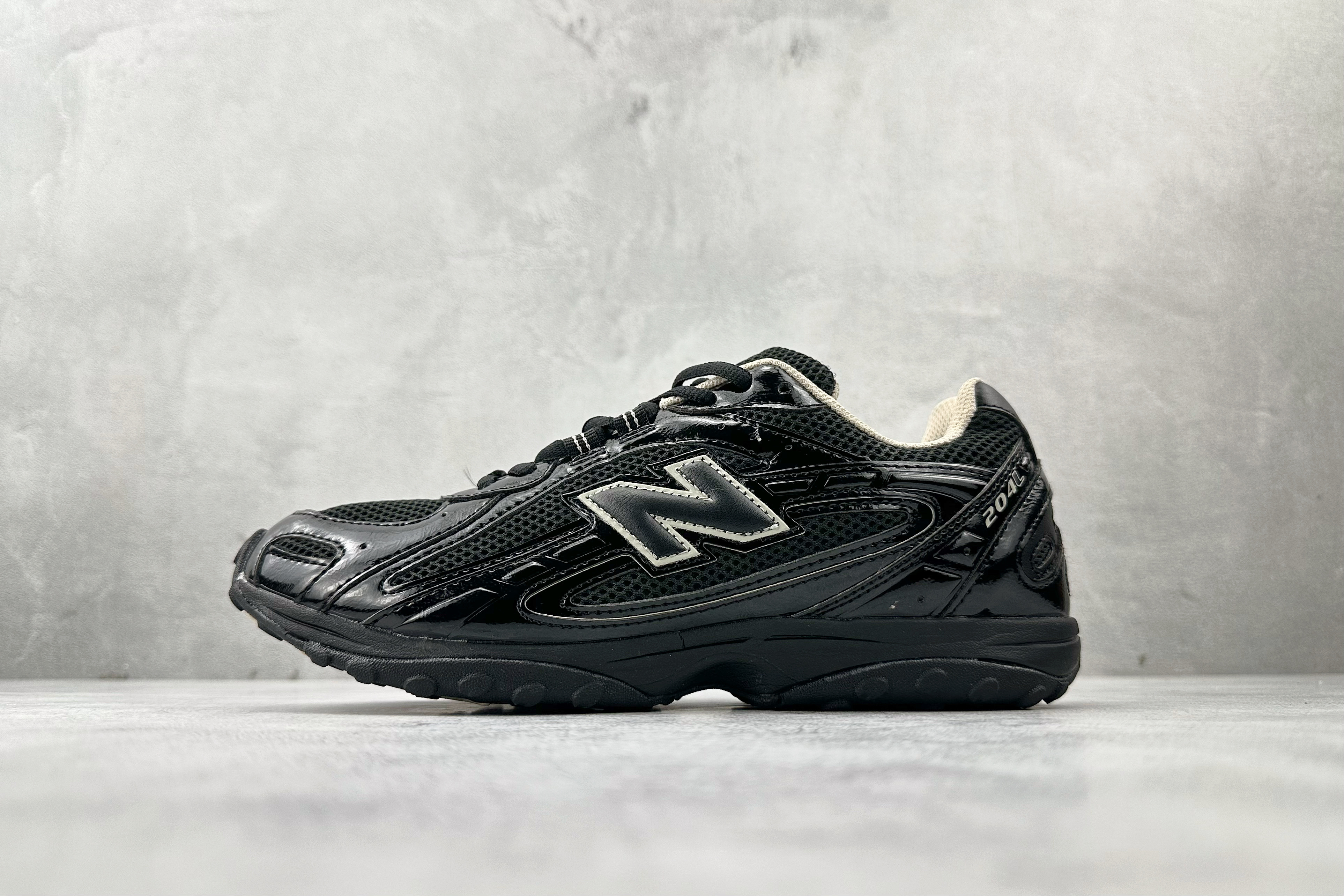  New Balance 204L 系列