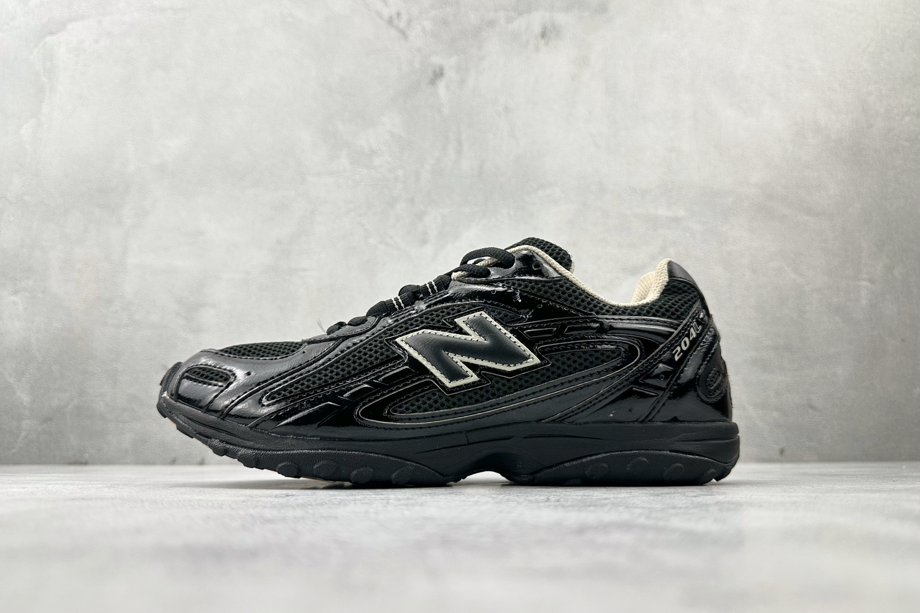  New Balance 204L 系列