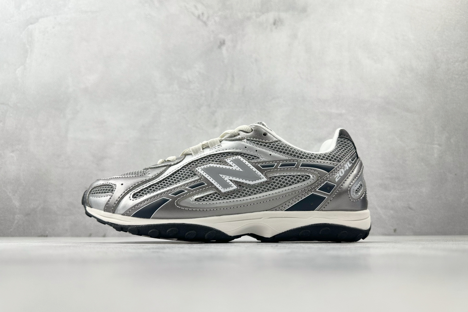  New Balance 204L 系列