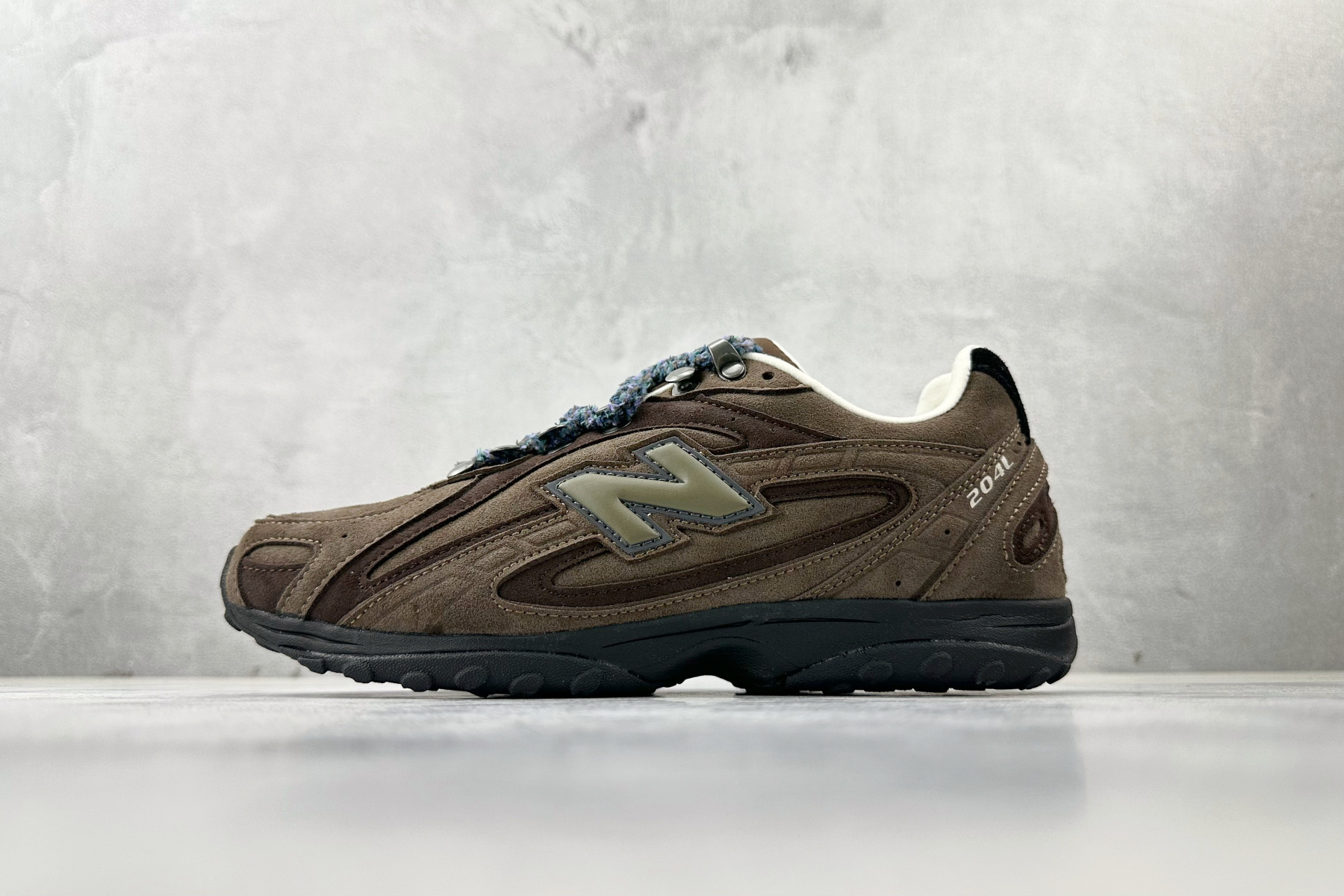 New Balance 204L 系列