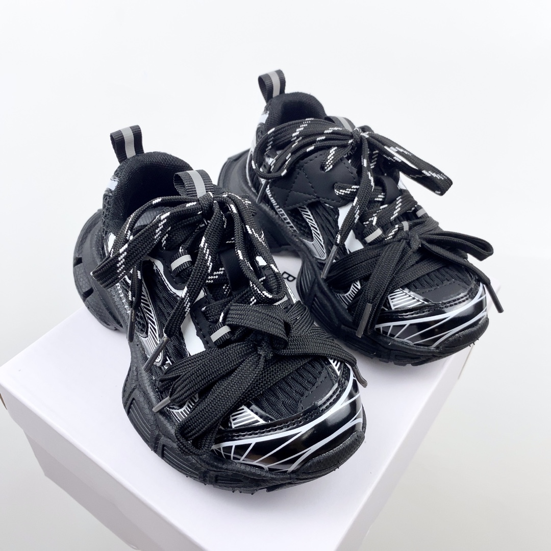 BALENCIAGA九代3XL雙鞋帶休閒復古風運動鞋