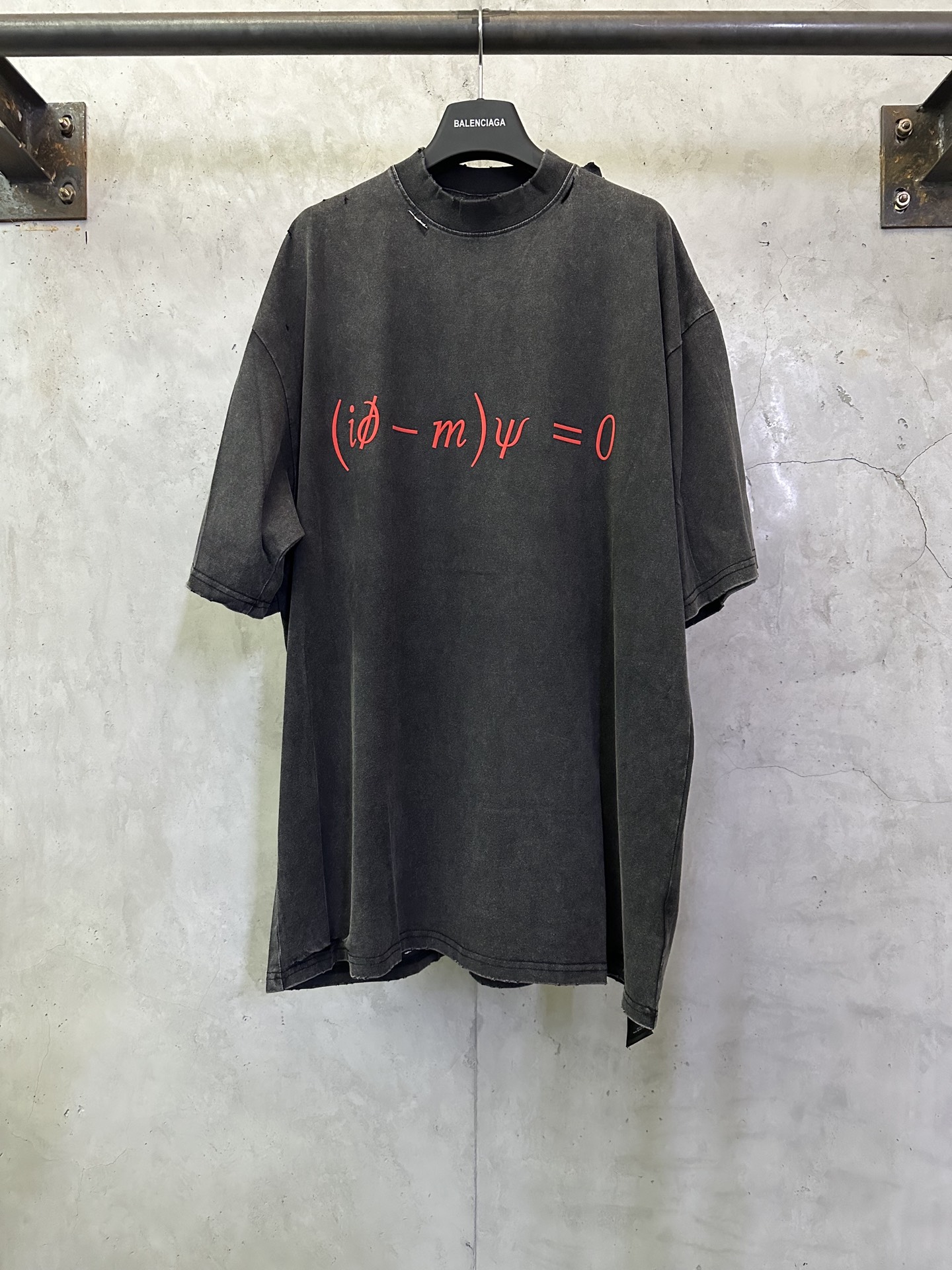 Balenciaga 巴黎世家 26ss 情人節款洗水做破短袖T恤