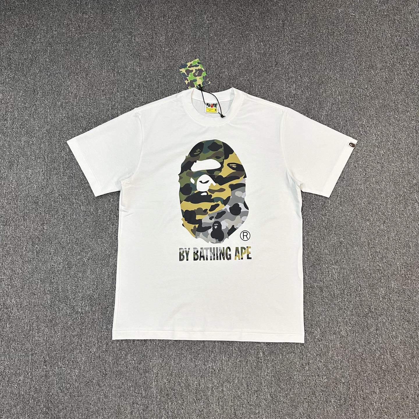 P89 XX109 BAPE SS25 1ST CAMO系列 混合顏色猿人印花圓領短袖
