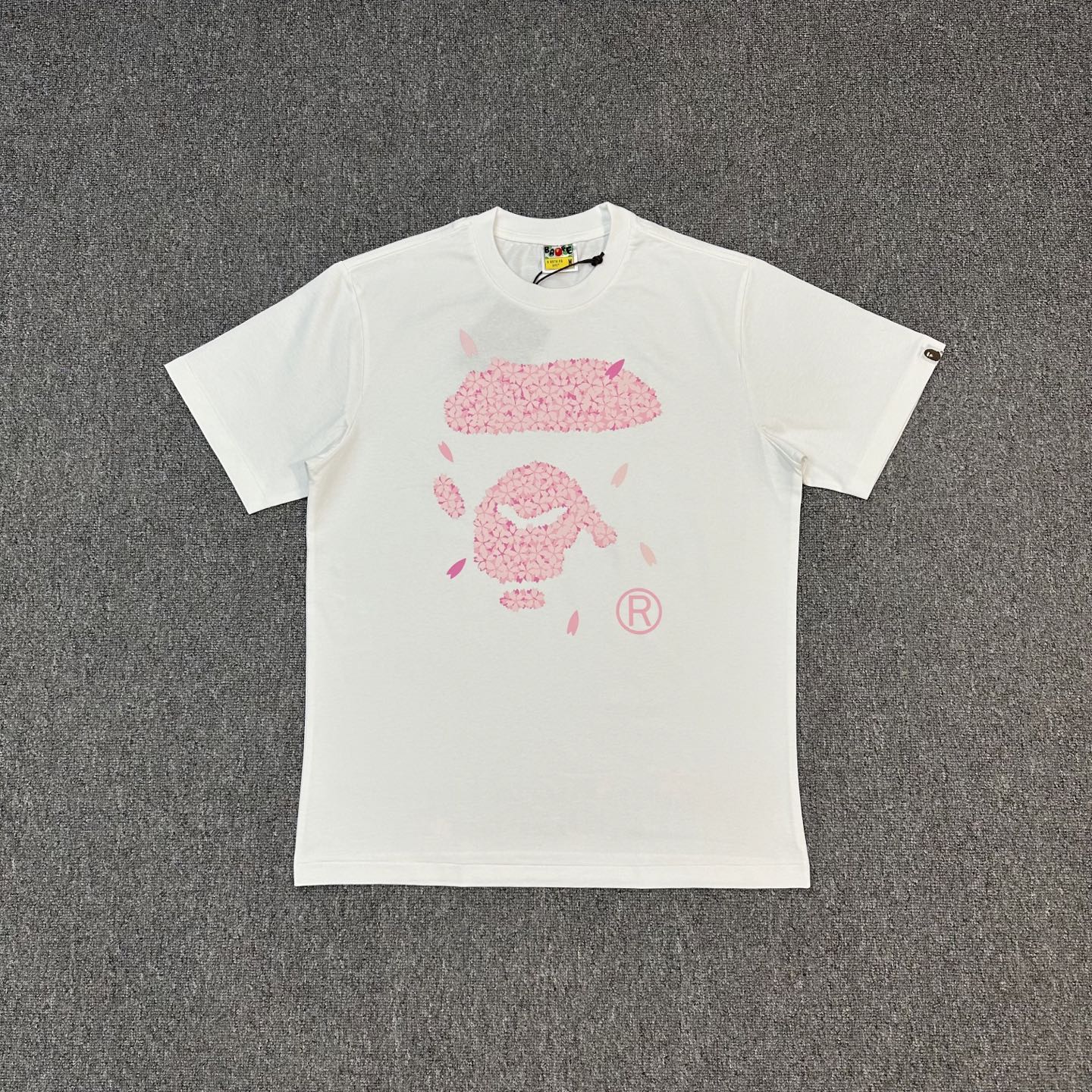 P89 XX118 BAPE SS25sakura櫻花系列 猿人櫻花圖案徽標短袖