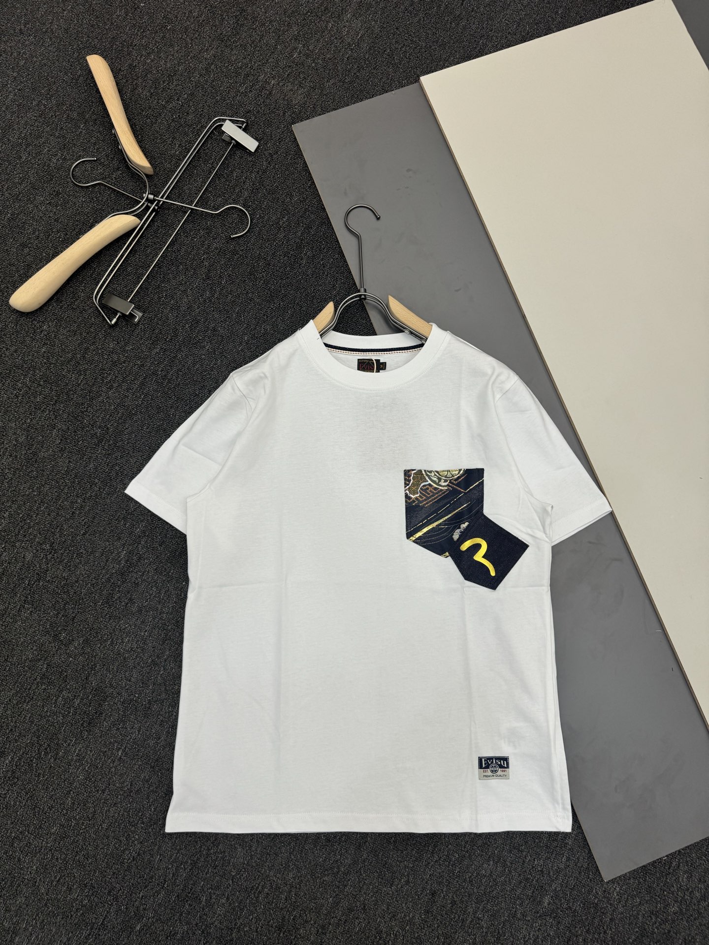 EVISU福神 男士海鷗燙金提花牛仔口袋印花T恤