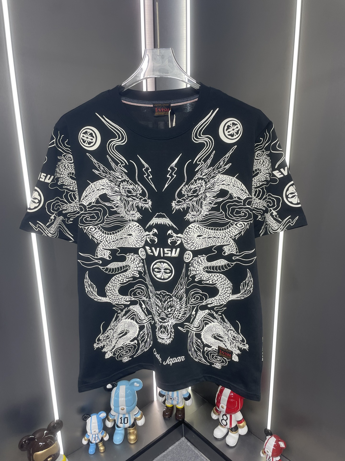 Evisu福神春夏新款九紋龍刺繡印花短袖T恤。