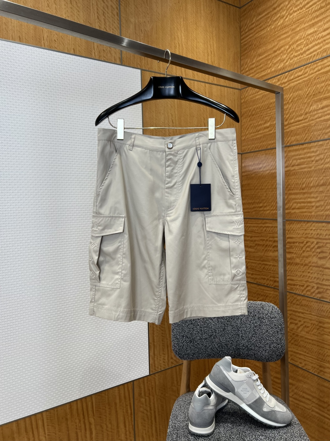 LOUIS VUITTON路易威登刺繡工裝短褲