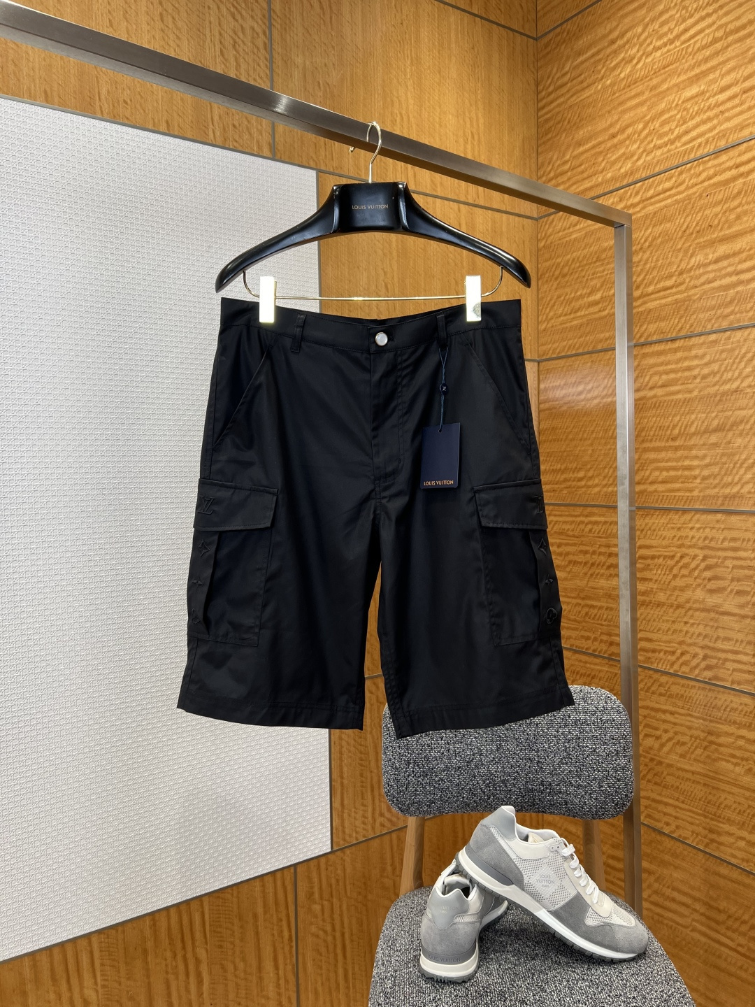 LOUIS VUITTON路易威登刺繡工裝短褲