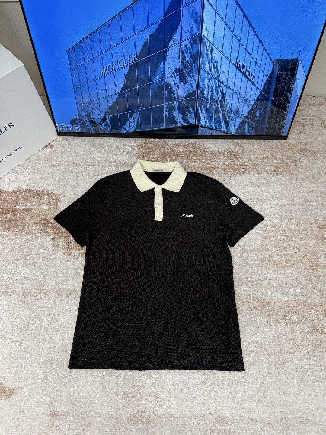 MONCLER刺繡按扣章仔撞色短袖POLO衫