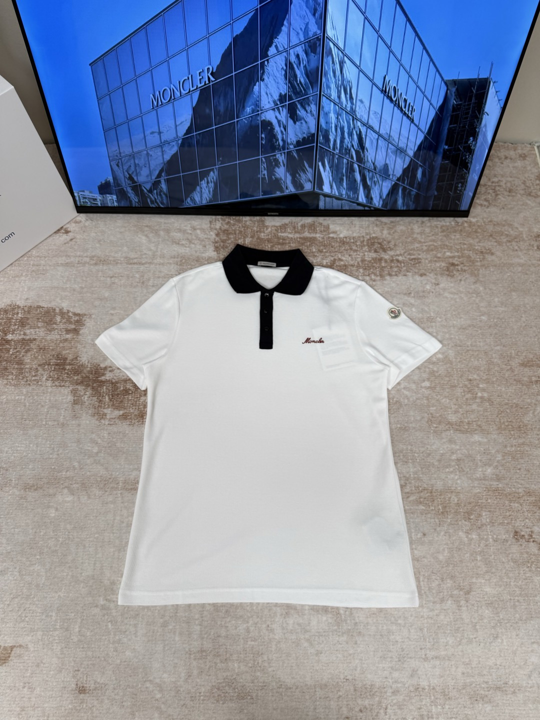 MONCLER刺繡按扣章仔撞色短袖POLO衫