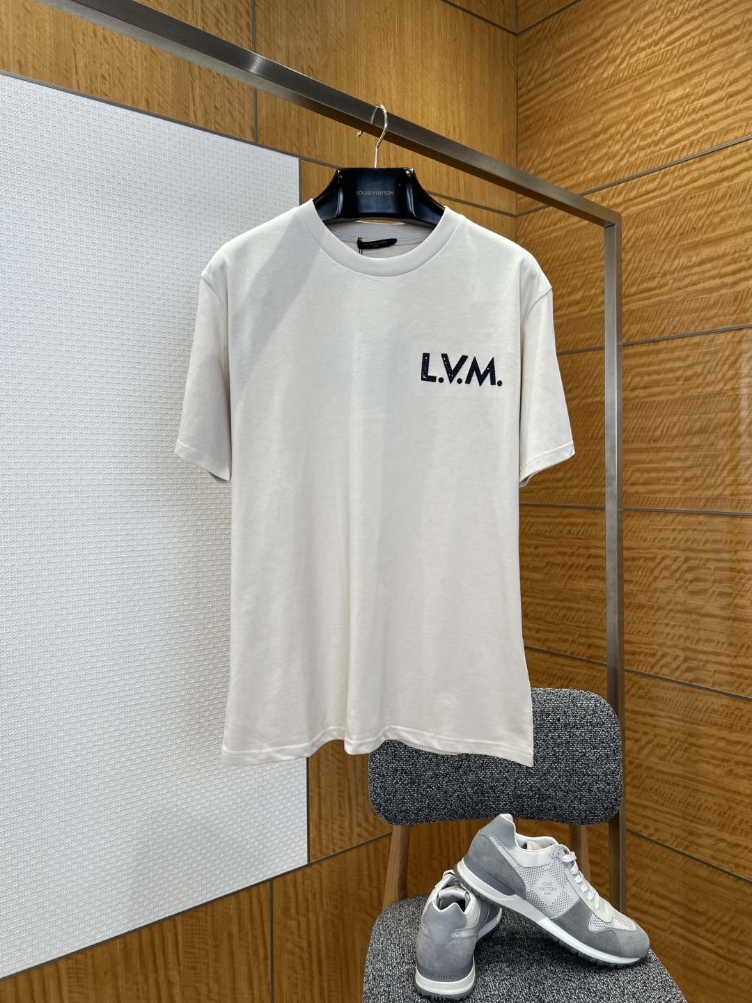 LOUIS VUITTON 路易威登字母刺繡圓領短袖T恤