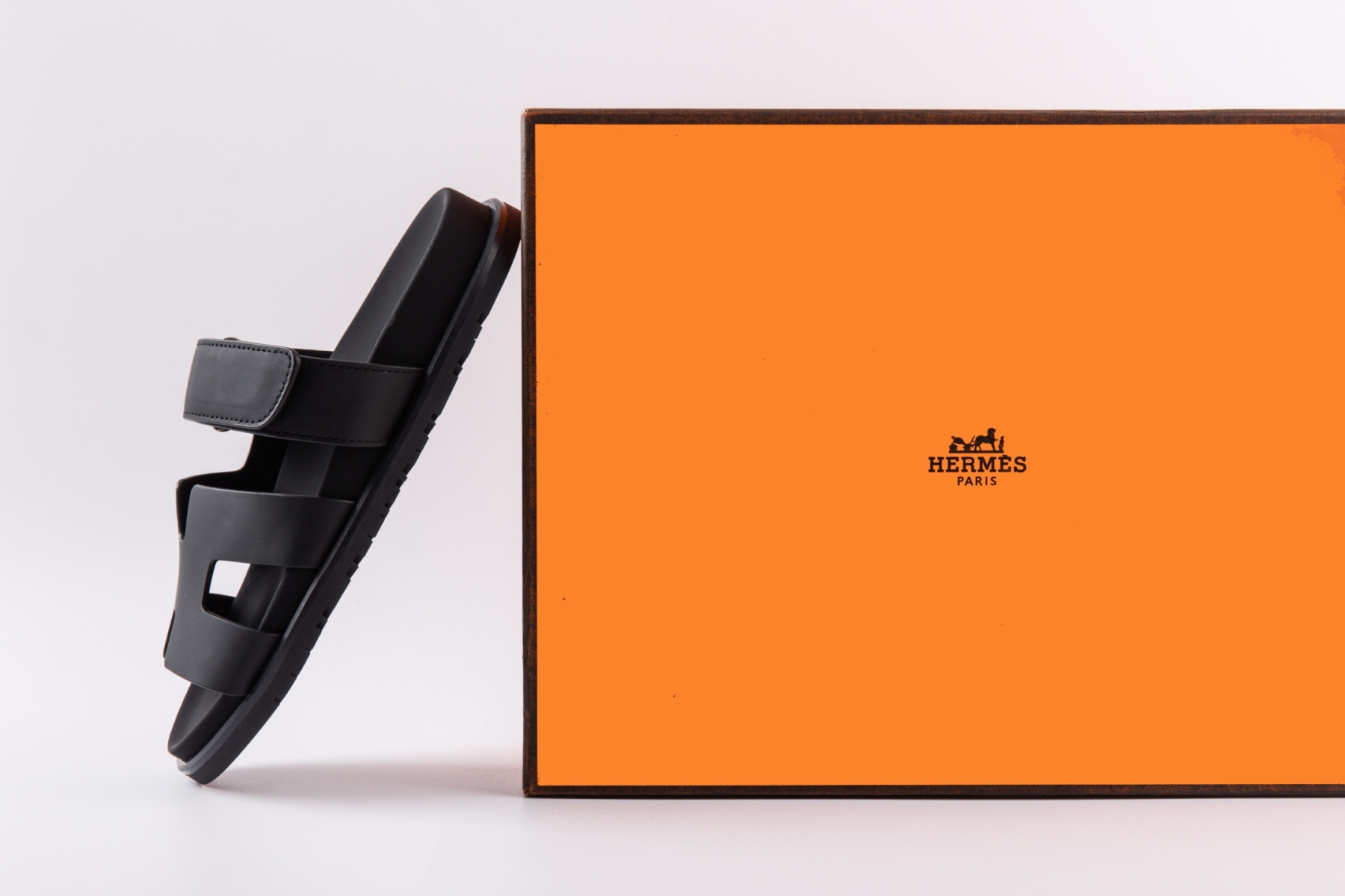 Hermes愛馬仕lzmir 二舅拖鞋H拖 黑色皮