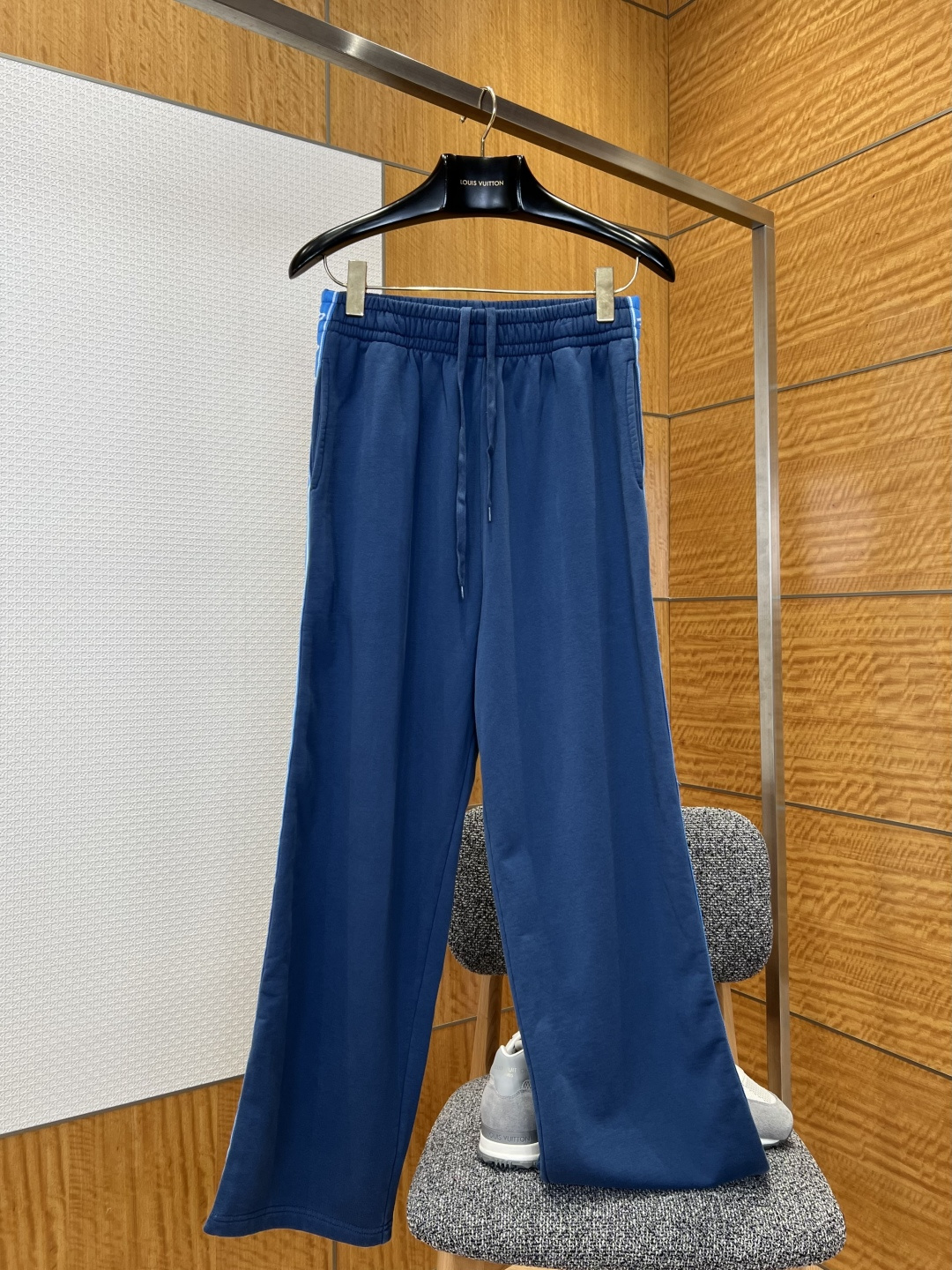 BALENCIAGA 巴黎世家側條印花闊腿休閒長褲