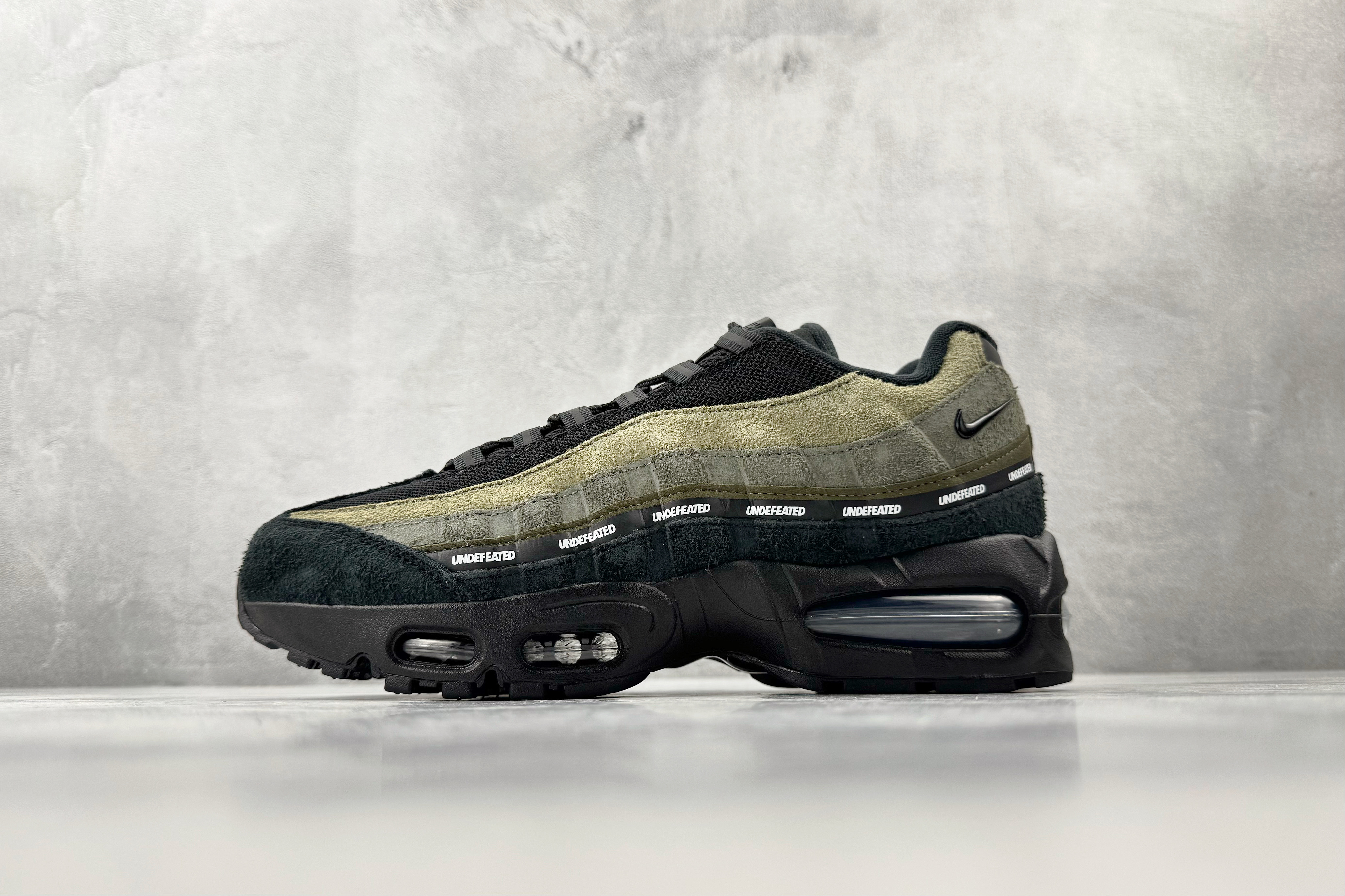 UNDEFEATEDxNike Air Max 95绿黑货号:IB4523-200