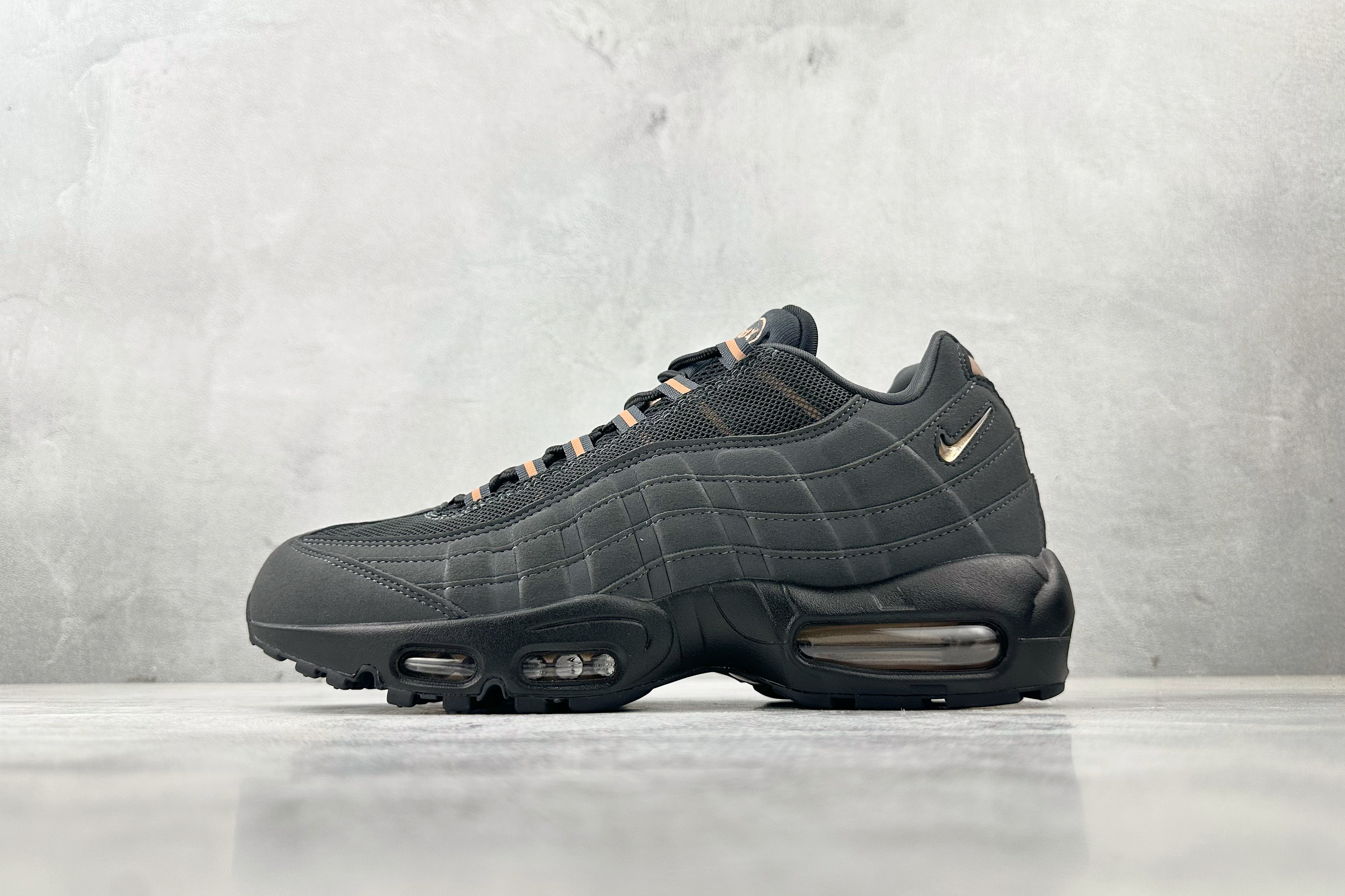 Central CeexNike Air Max 95黑红灰 货号:HQ6457-001
