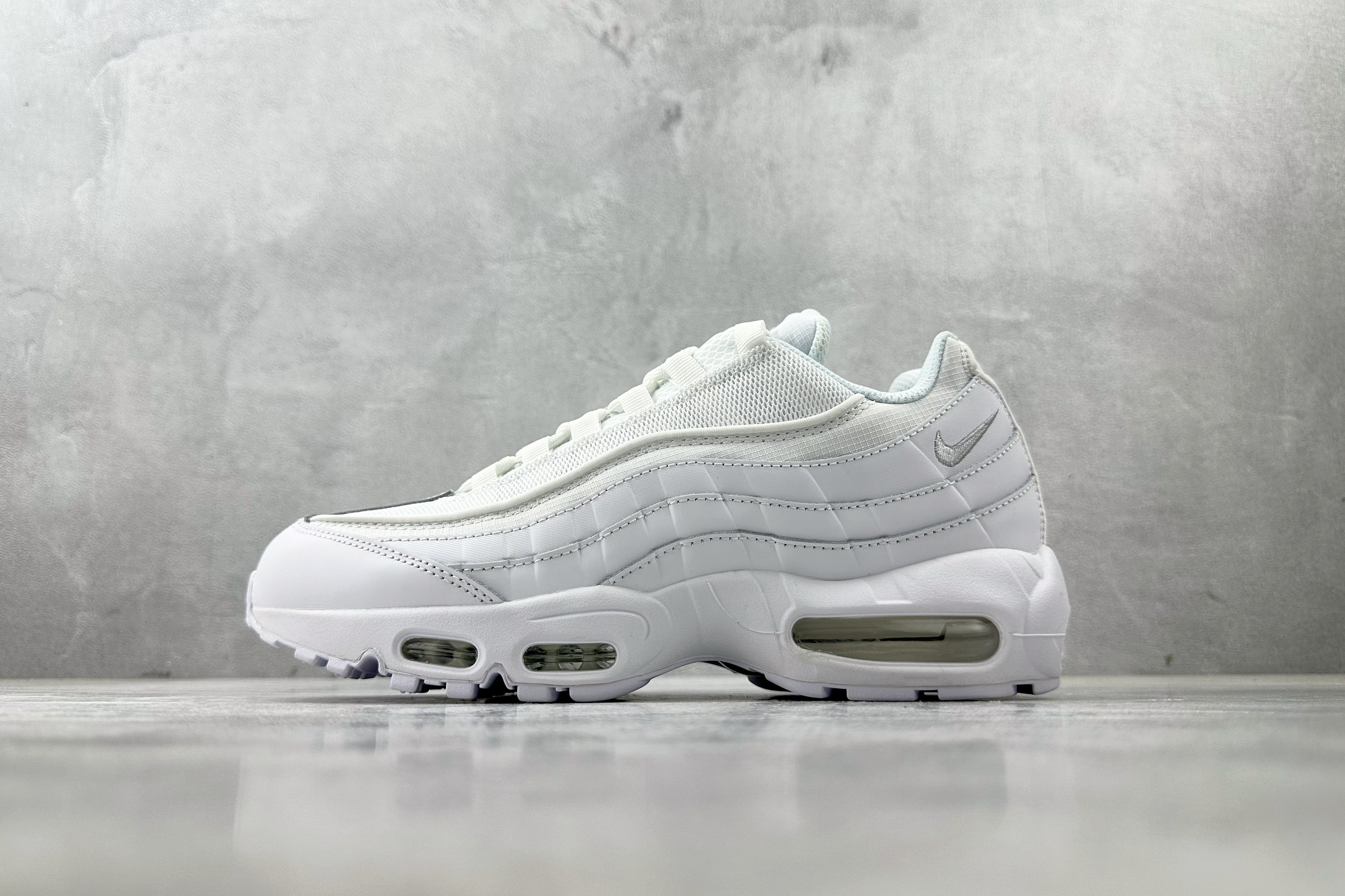 NikeAir Max95白 货号:DH8015-100