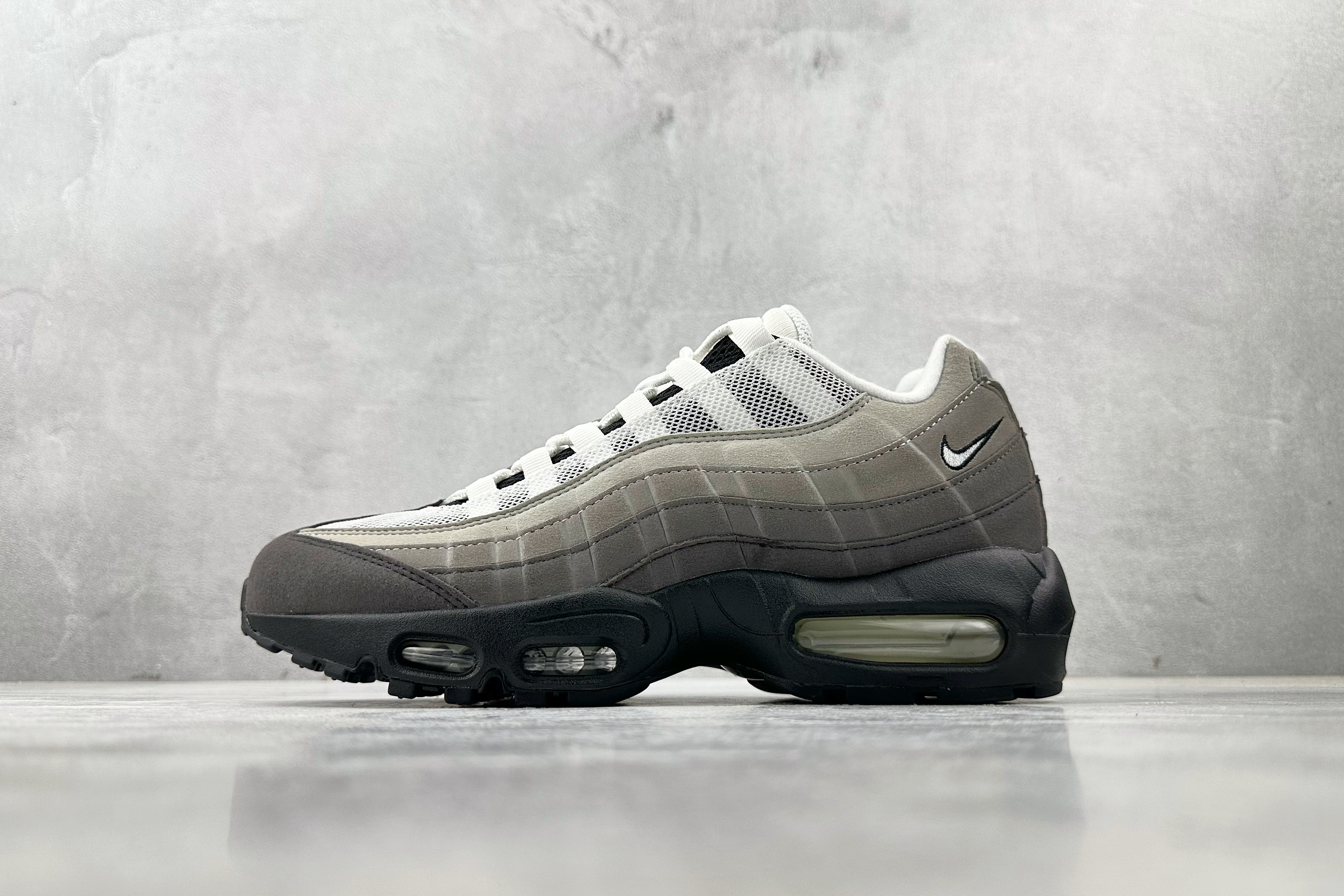 NikeAir Max95OG黑灰 货号:HJ5996-002