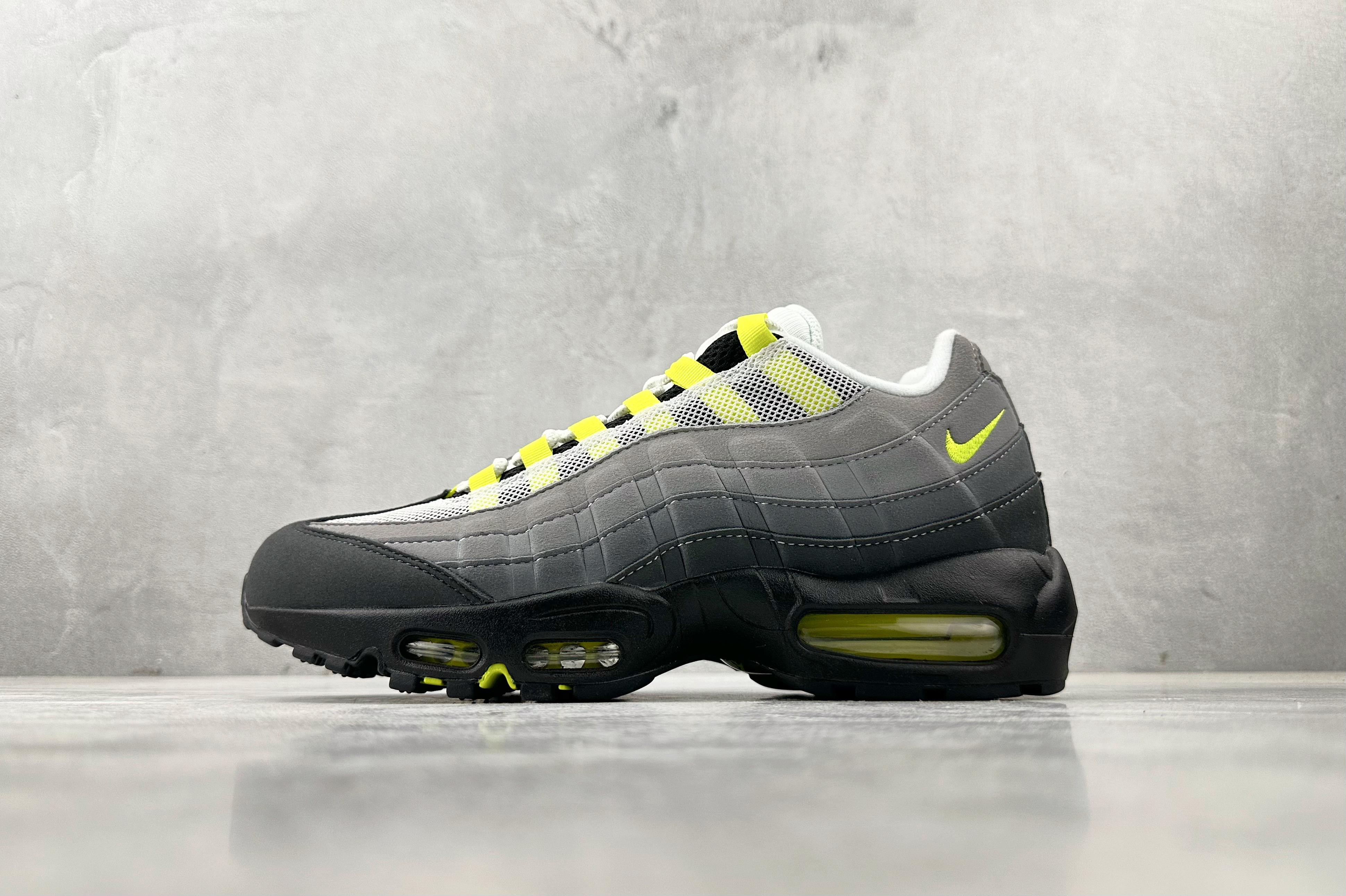 NikeAir Max95OG黑绿 货号:747137-170