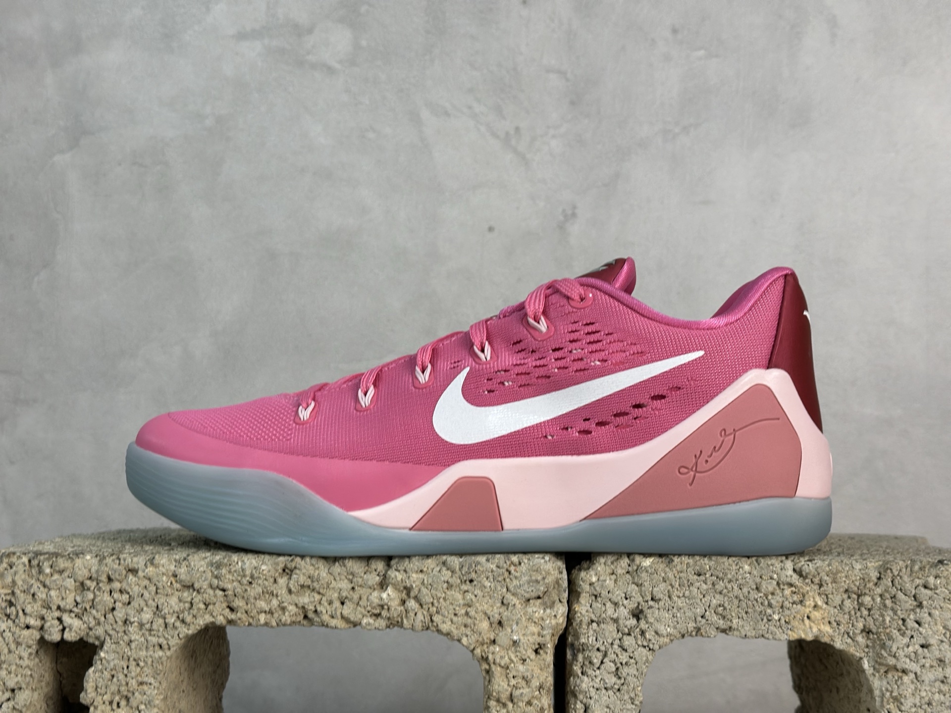 Nike Kobe 9 Stitches Low 