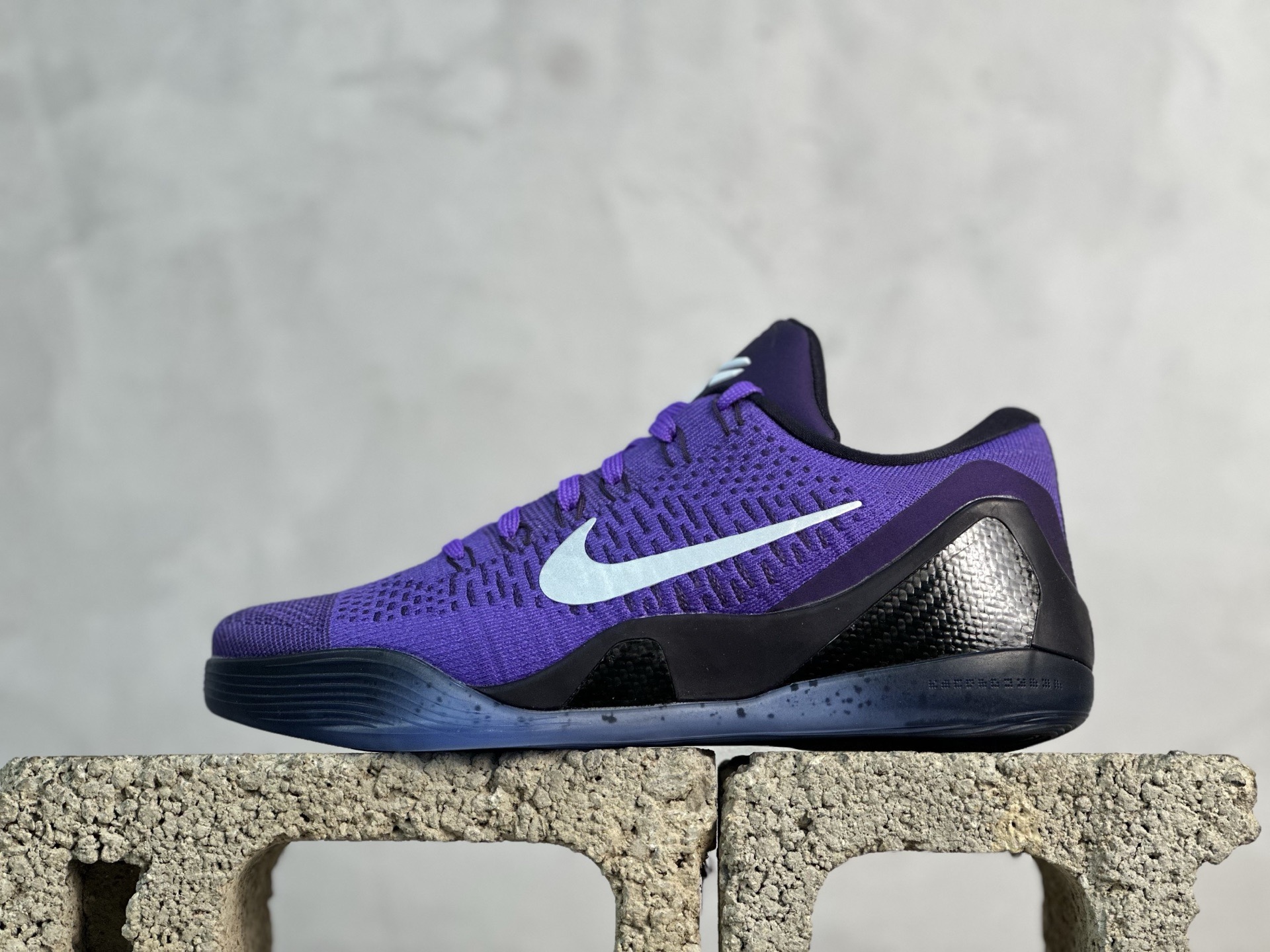 Nike Kobe 9 Stitches Low 