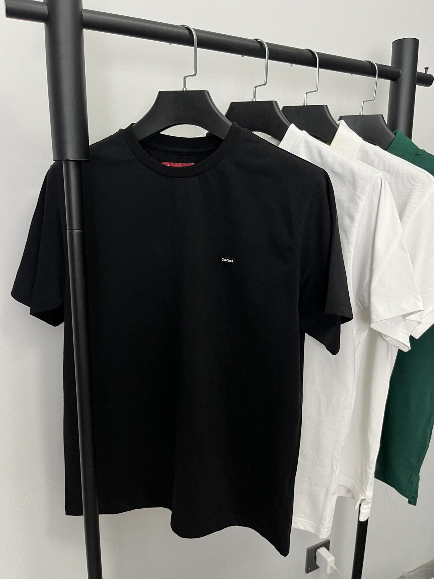 Supreme FW21 Week 1 Small Box Tee 小Box Logo圆领纯色舒适短袖T恤 黑白