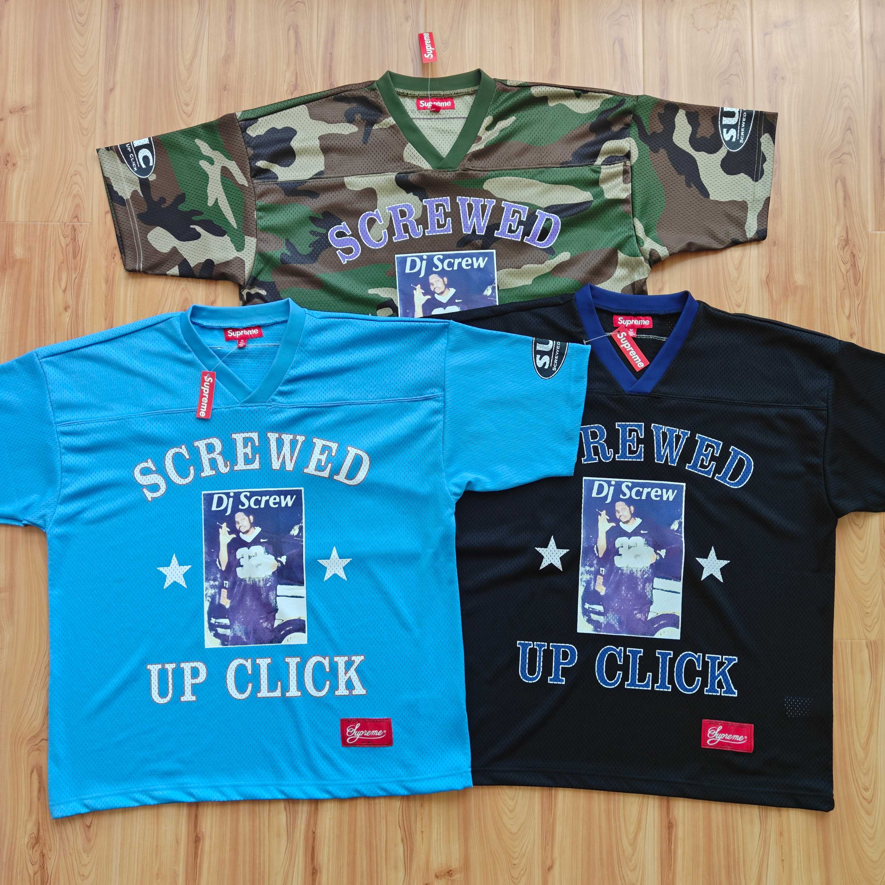 Supreme × DJ Screw 联名款 SS26 Football Jersey  颜色：黑色 迷彩 天蓝 