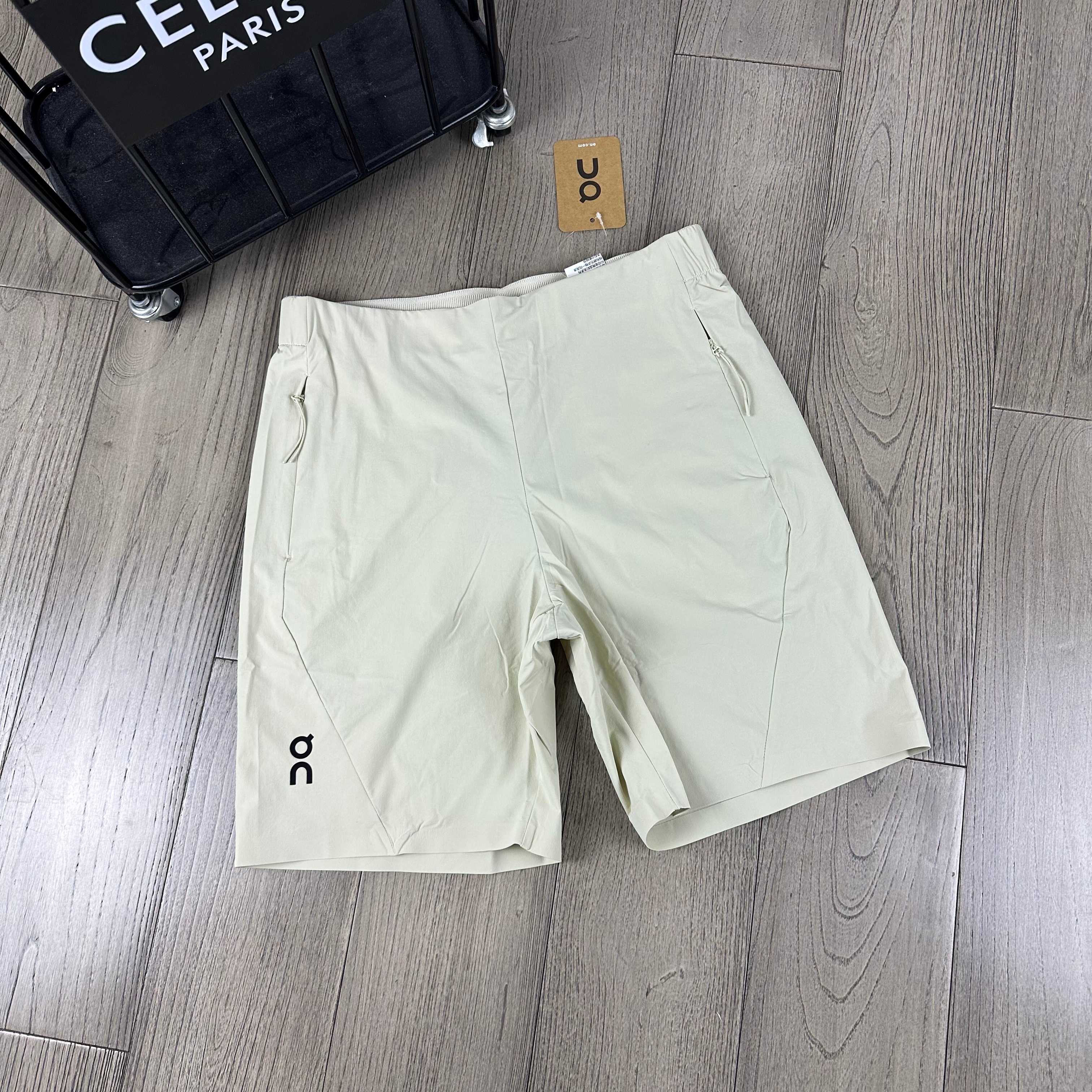  On/昂跑夏季户外防泼水运动休闲短裤