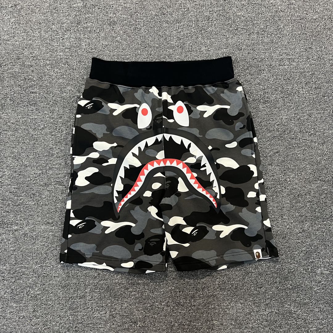  BAPE 夜光迷彩鲨鱼印花短裤 340克纯棉定制面料