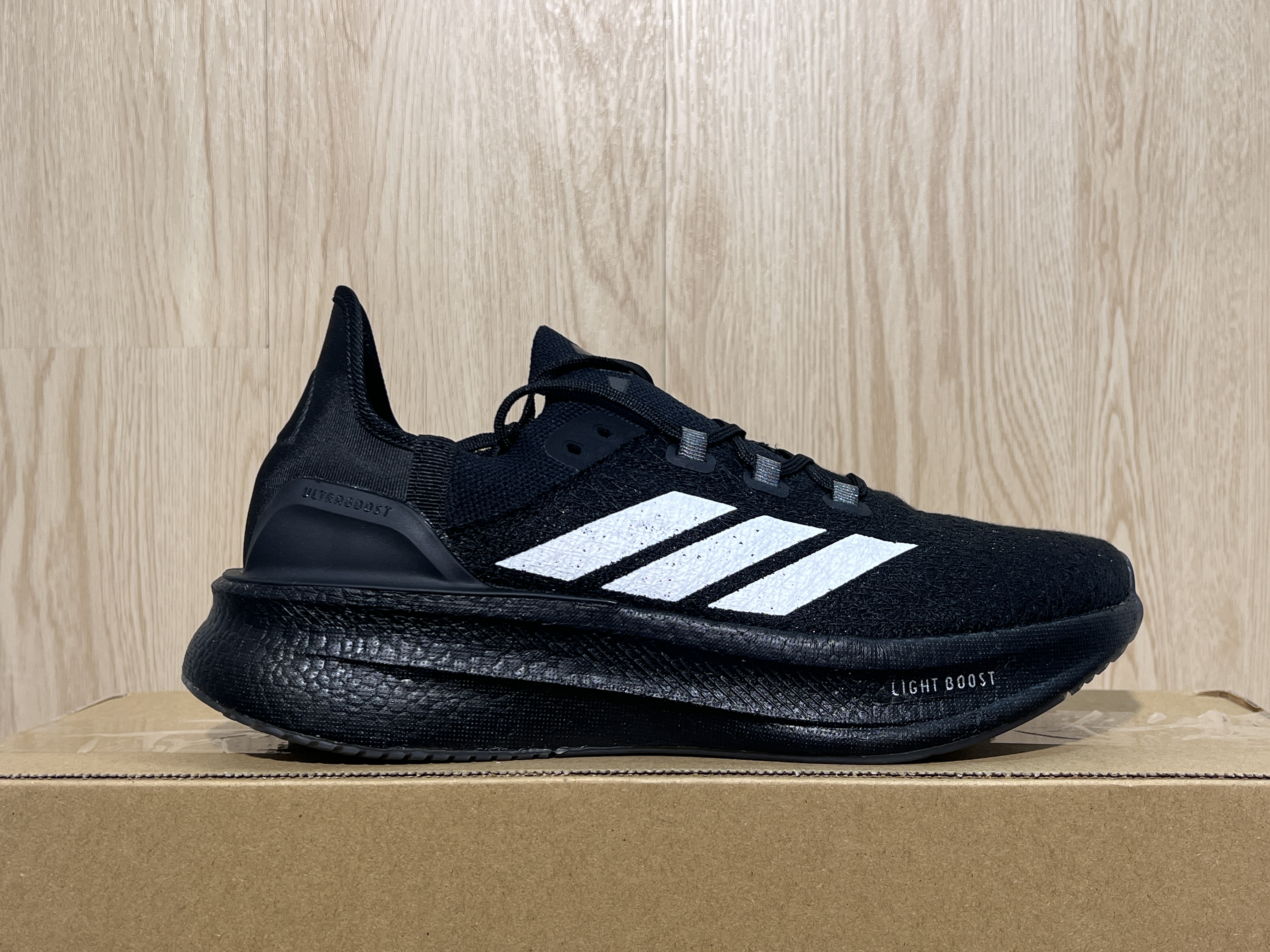 Adidas Ultraboost 5.0黑色