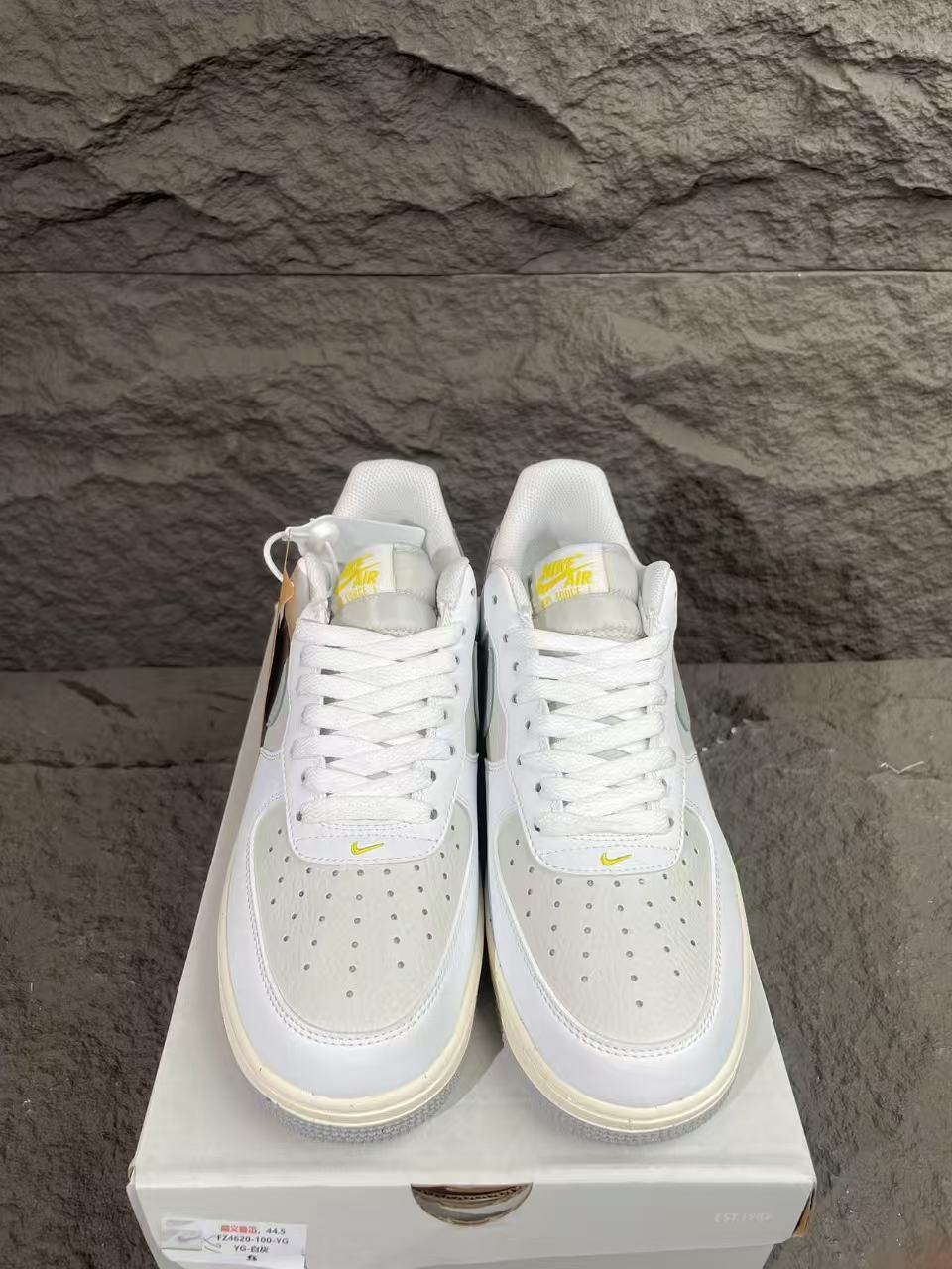 Nike Air Force 1 Next Nature 白灰