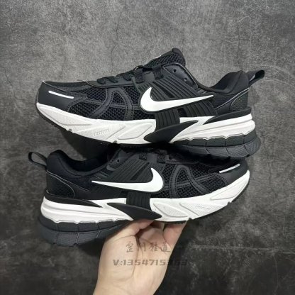 NIKE V2K Run 系列