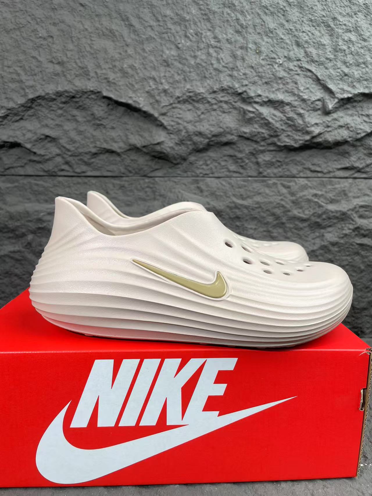 NIKE REACTX REJUVEN8 淺金棕
