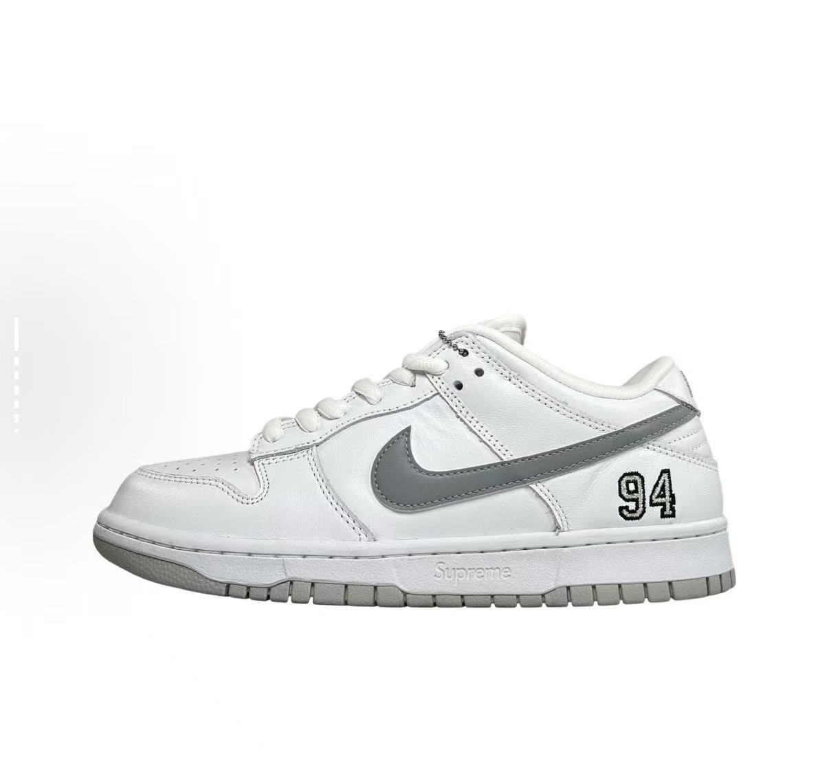 Supreme×Nike DUNK SB