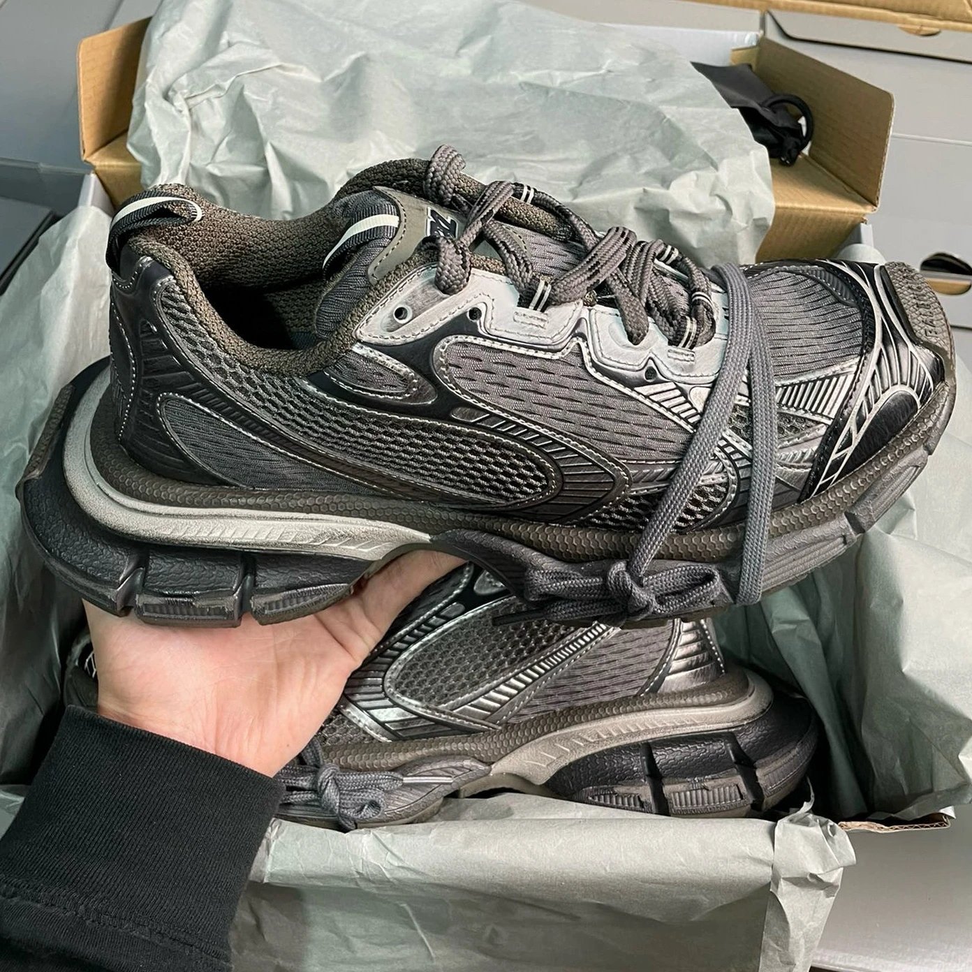 巴黎世家 3XL 10.5 系列