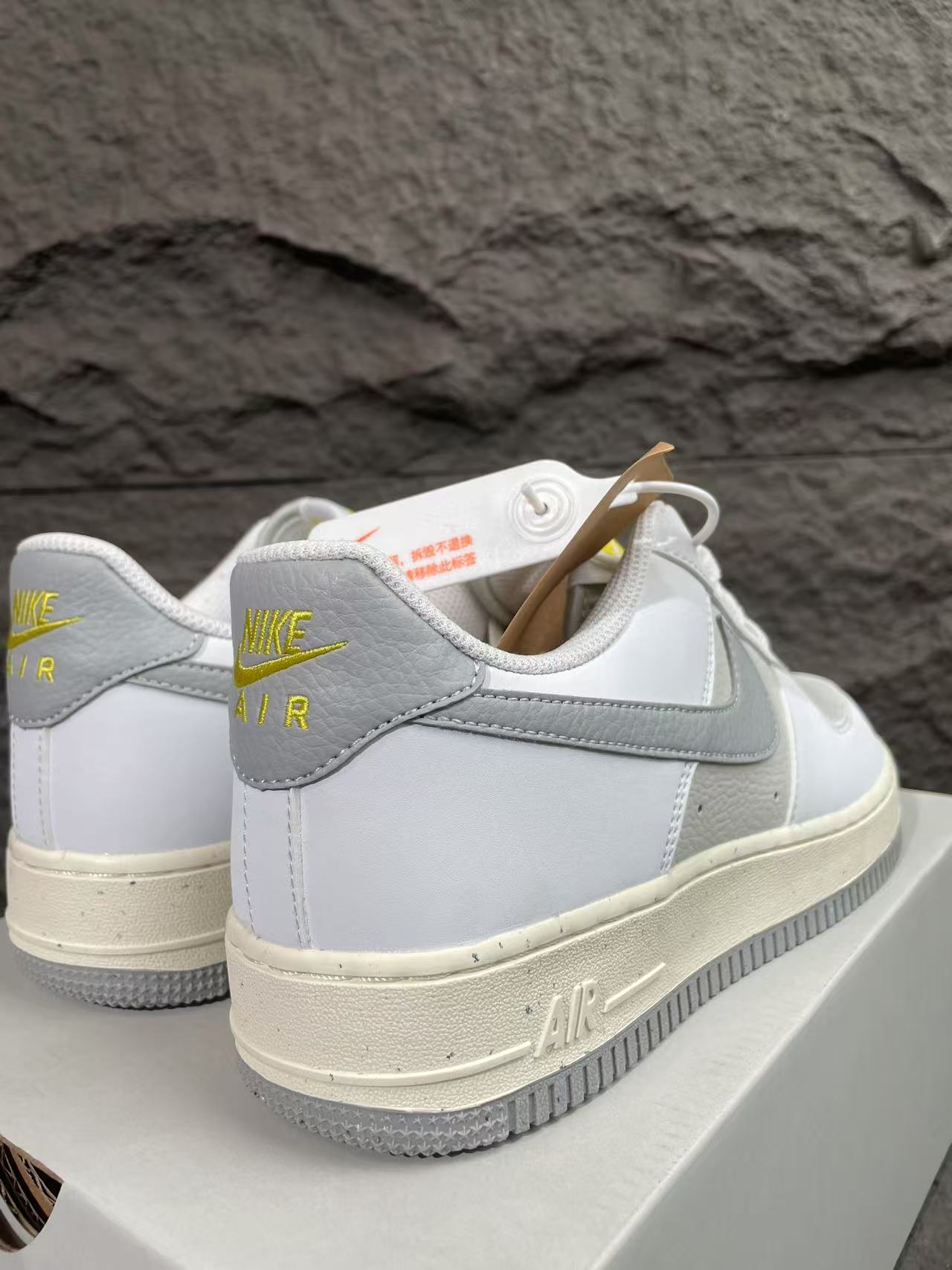 Nike Air Force 1 Next Nature 白灰