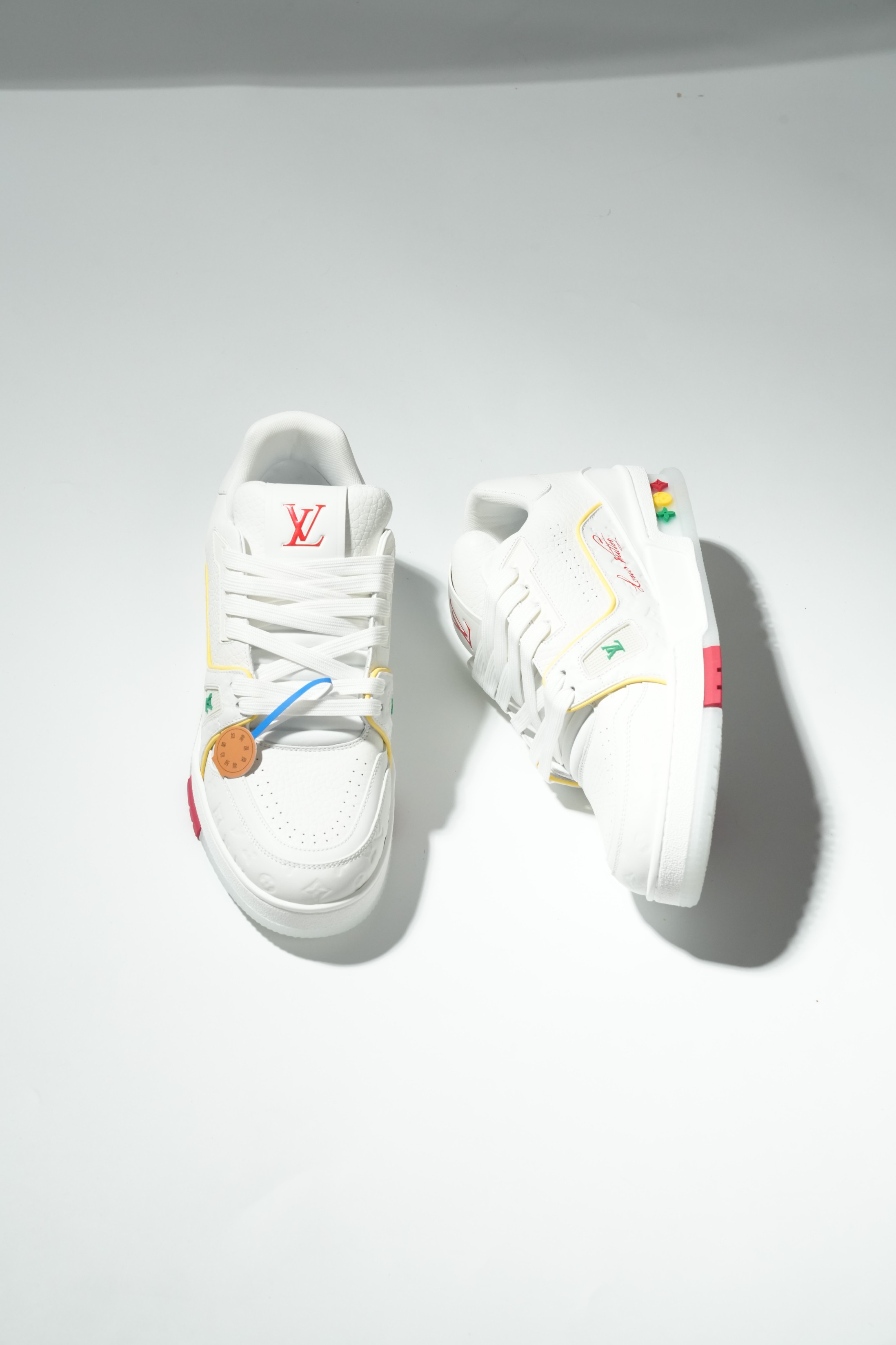 LOUIS VUITTON Trainer 联名限定款