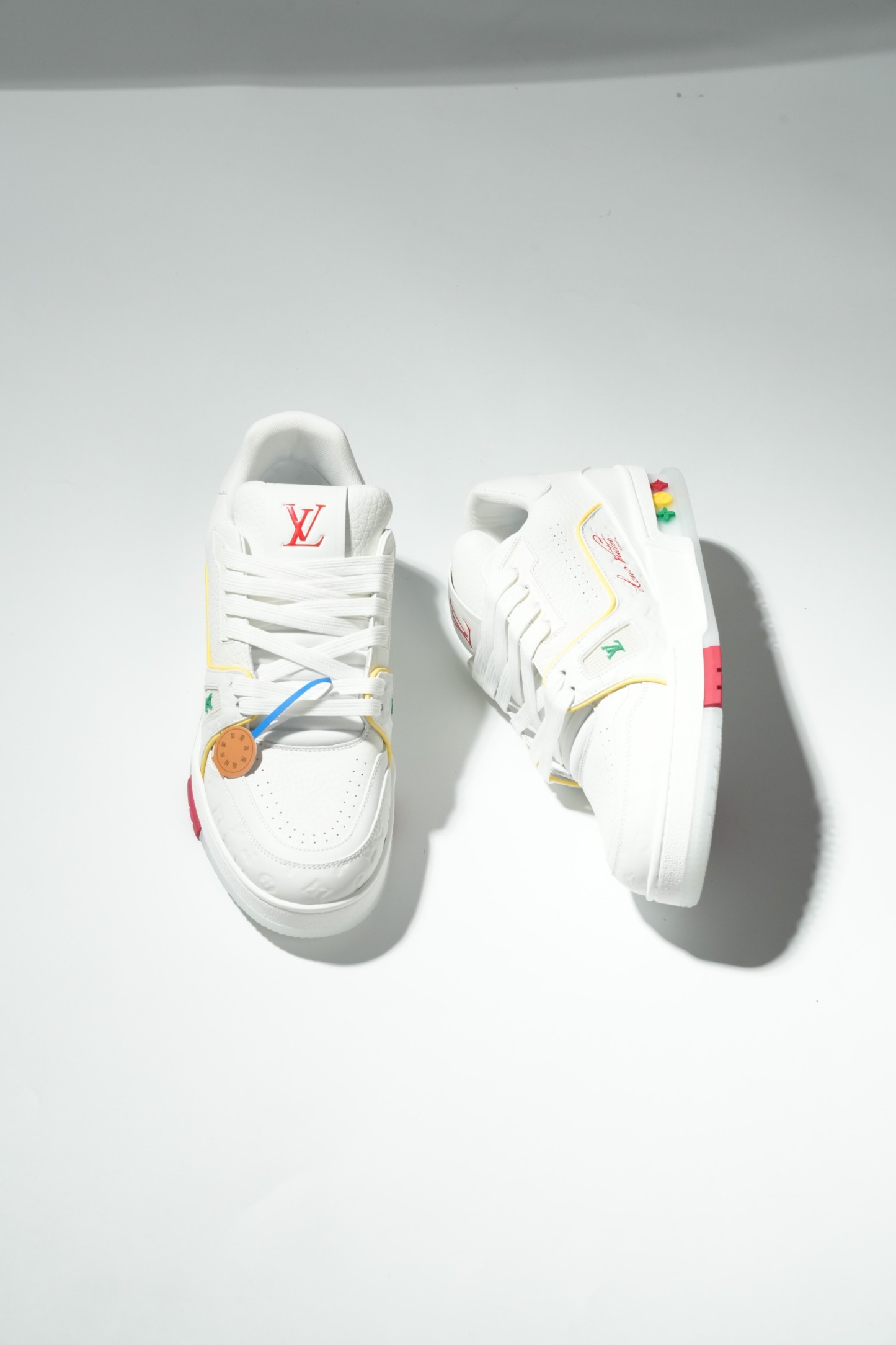 LOUIS VUITTON Trainer 联名限定款