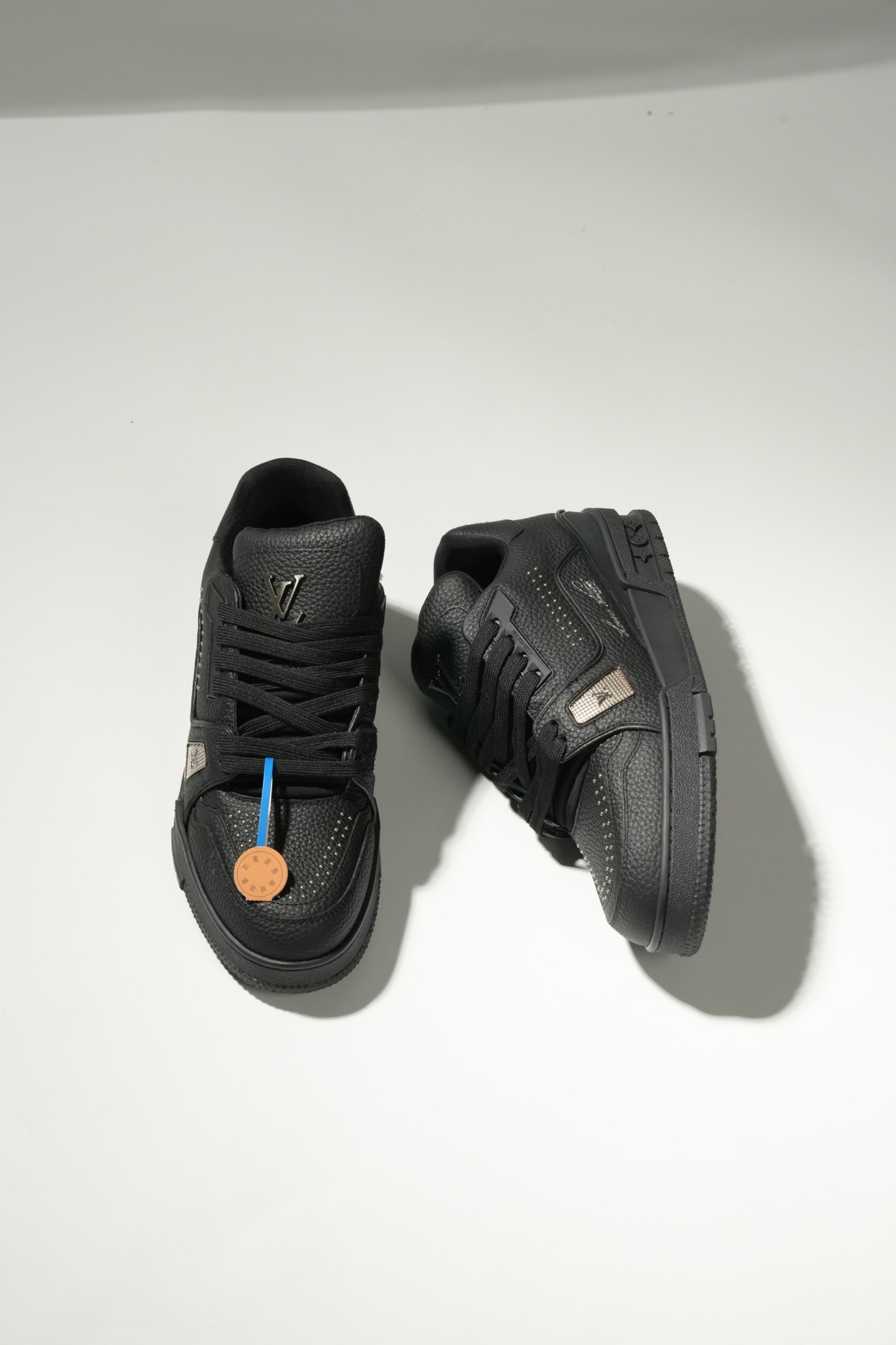 LOUIS VUITTON Trainer 皮革