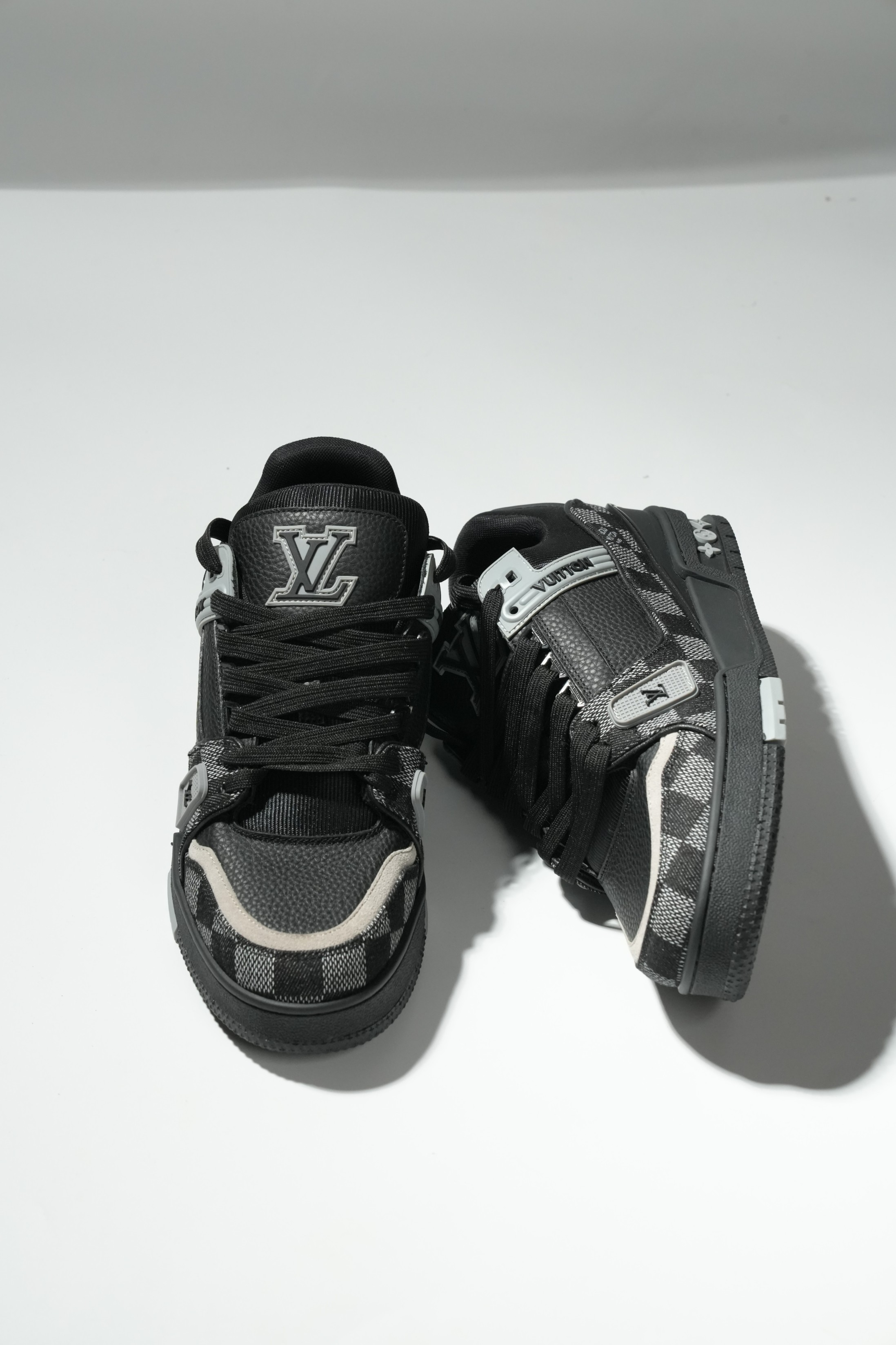LOUIS VUITTON Trainer 牛仔