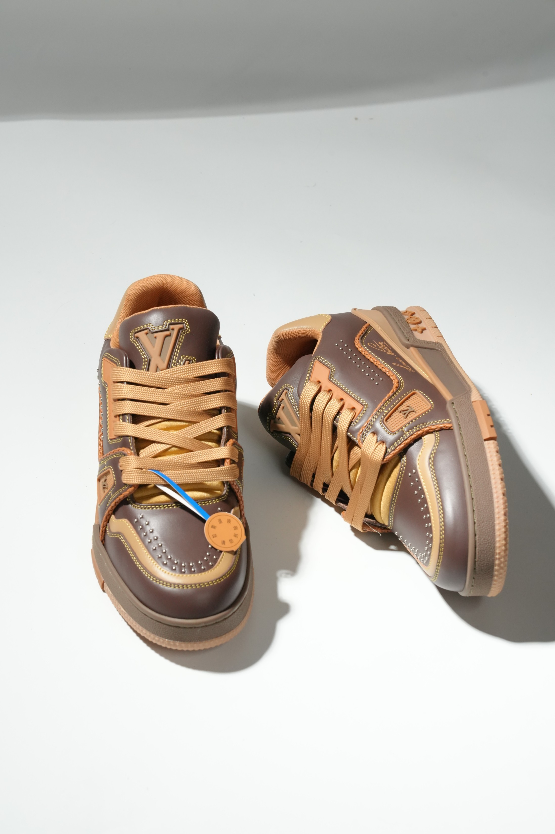 LOUIS VUITTON Trainer 皮革