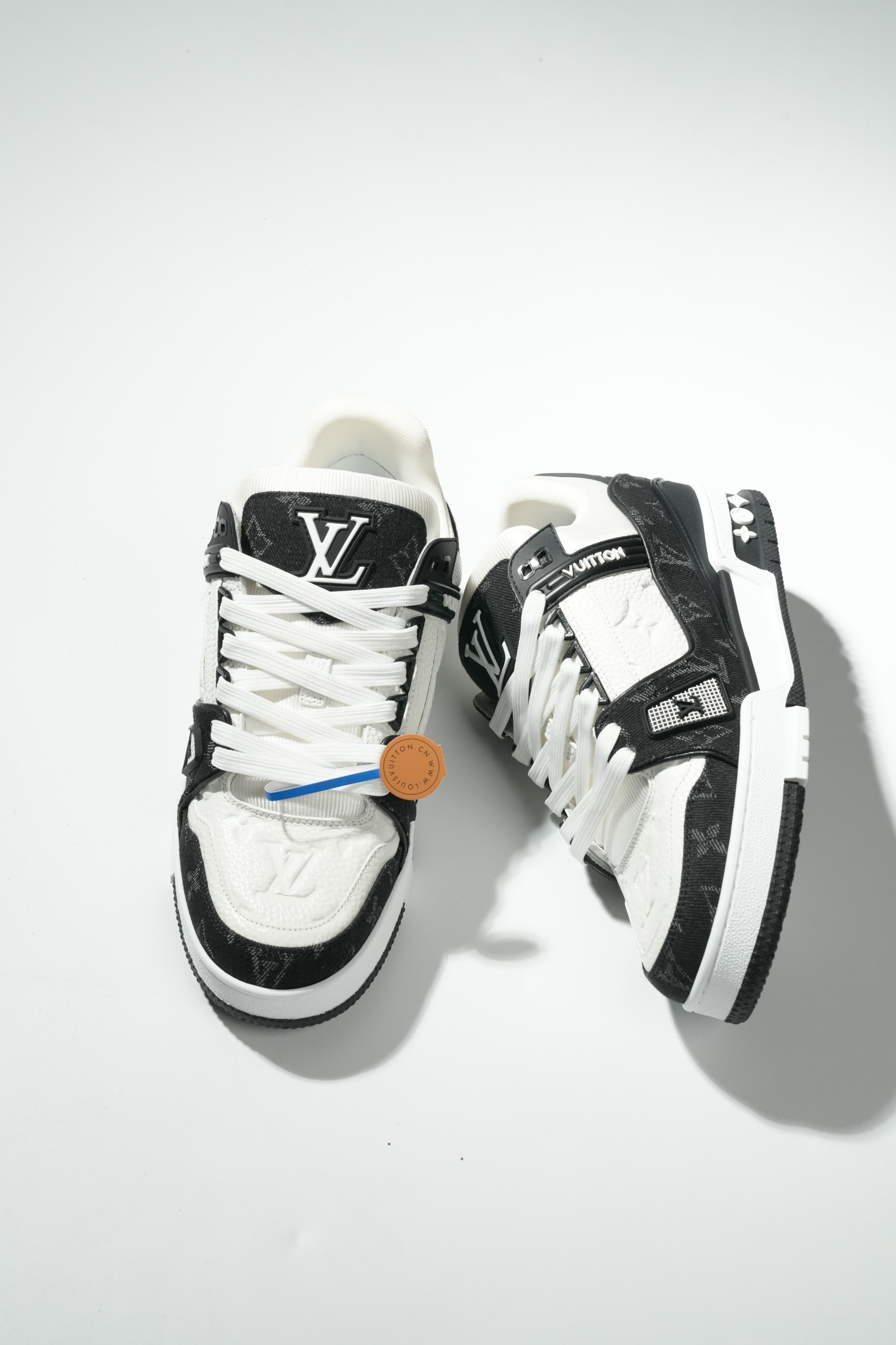LOUIS VUITTON Trainer 牛仔